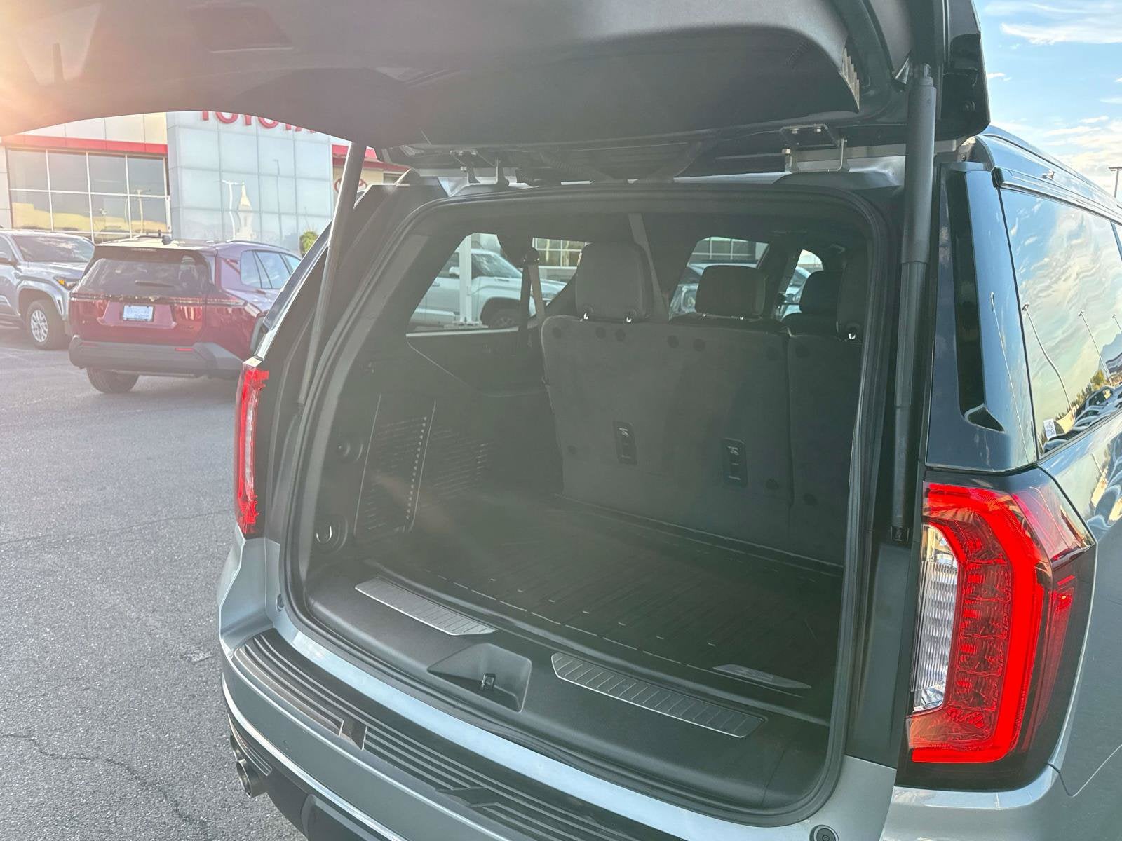 2024 GMC Yukon XL AT4