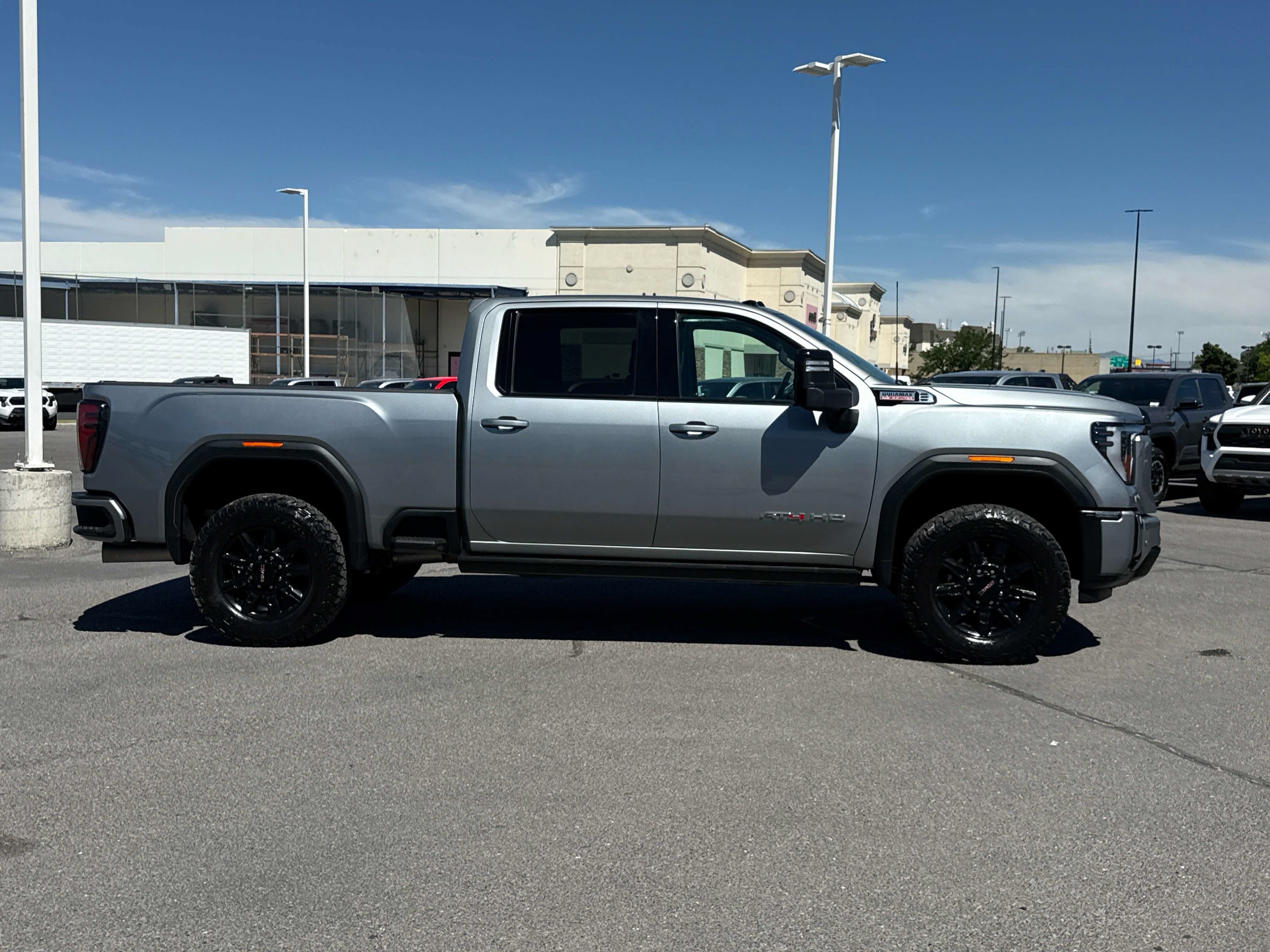 2024 GMC Sierra HD AT4