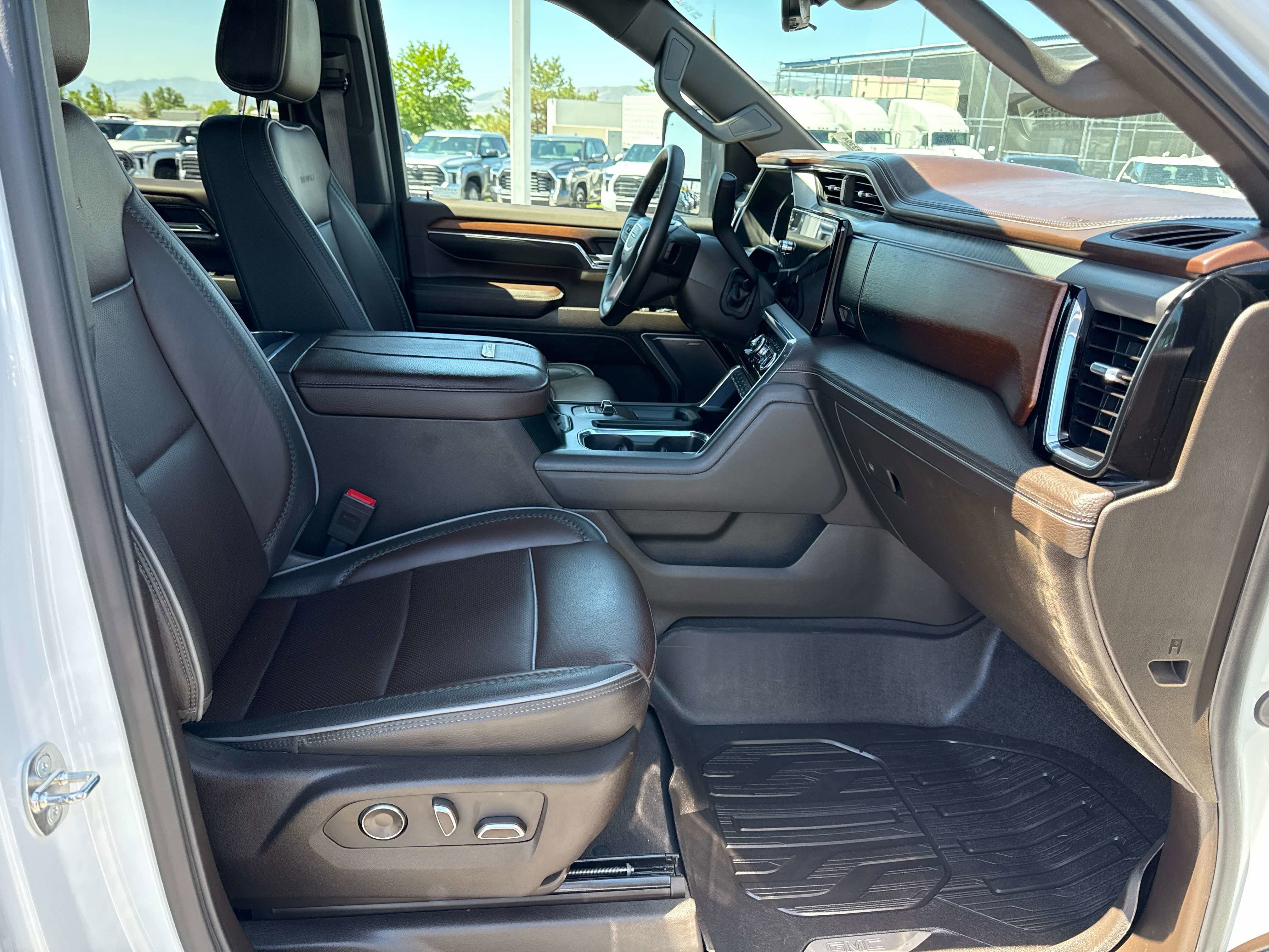 2024 GMC Sierra HD Denali