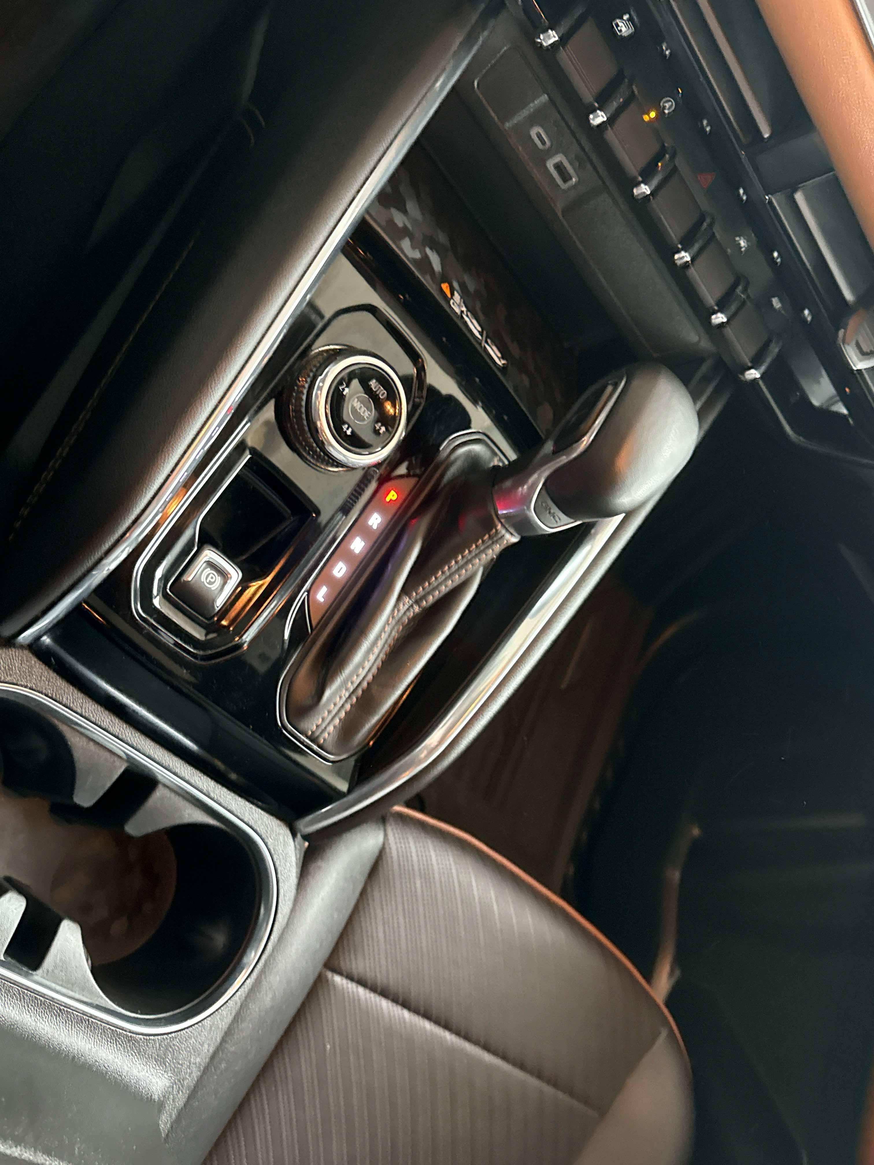 2023 GMC Canyon 4WD AT4