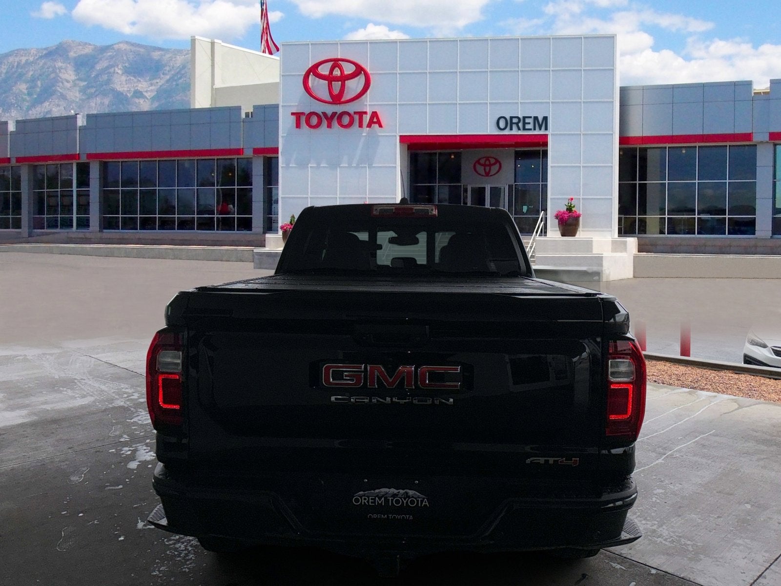 2023 GMC Canyon 4WD AT4
