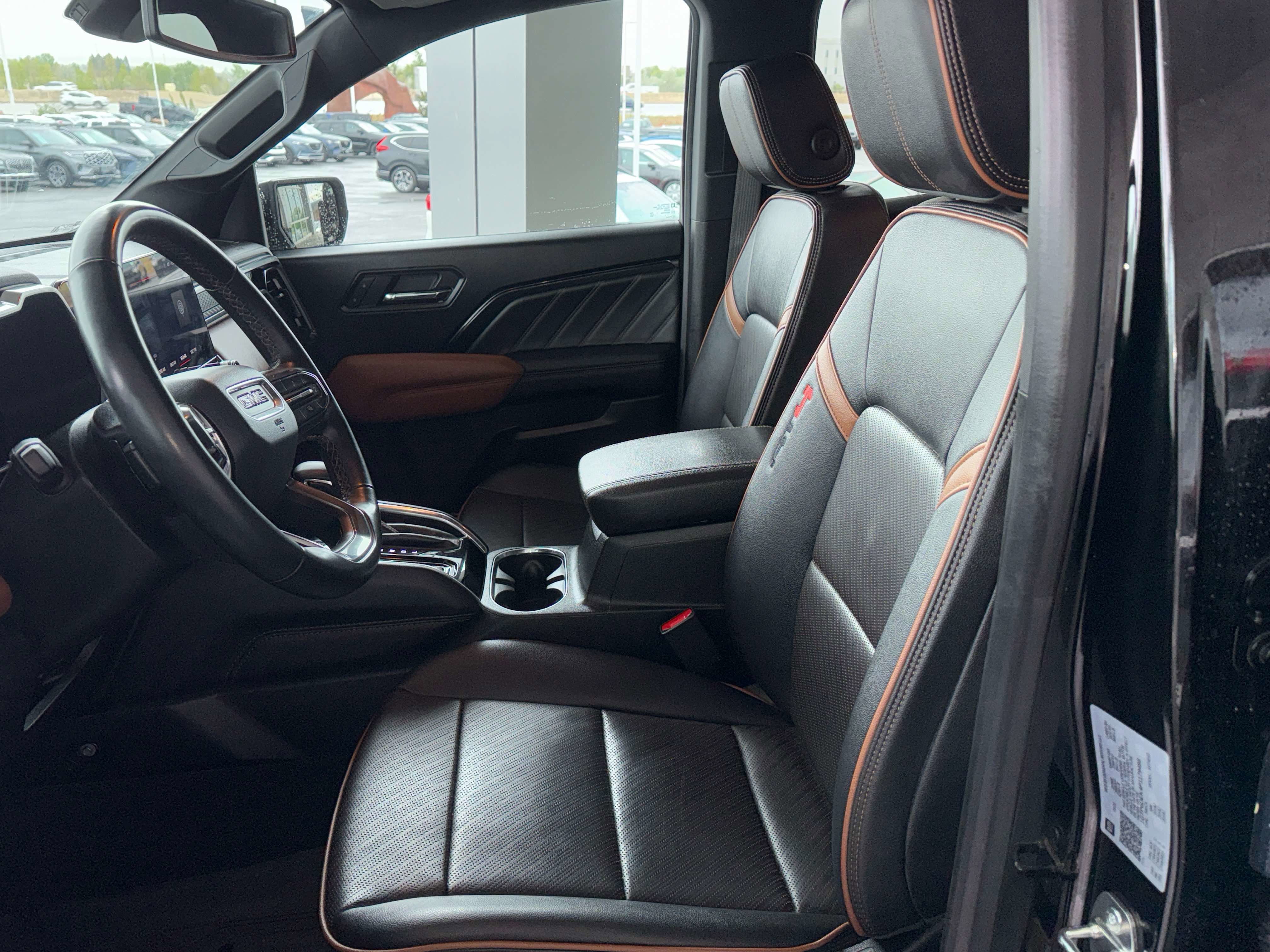 2023 GMC Canyon 4WD AT4