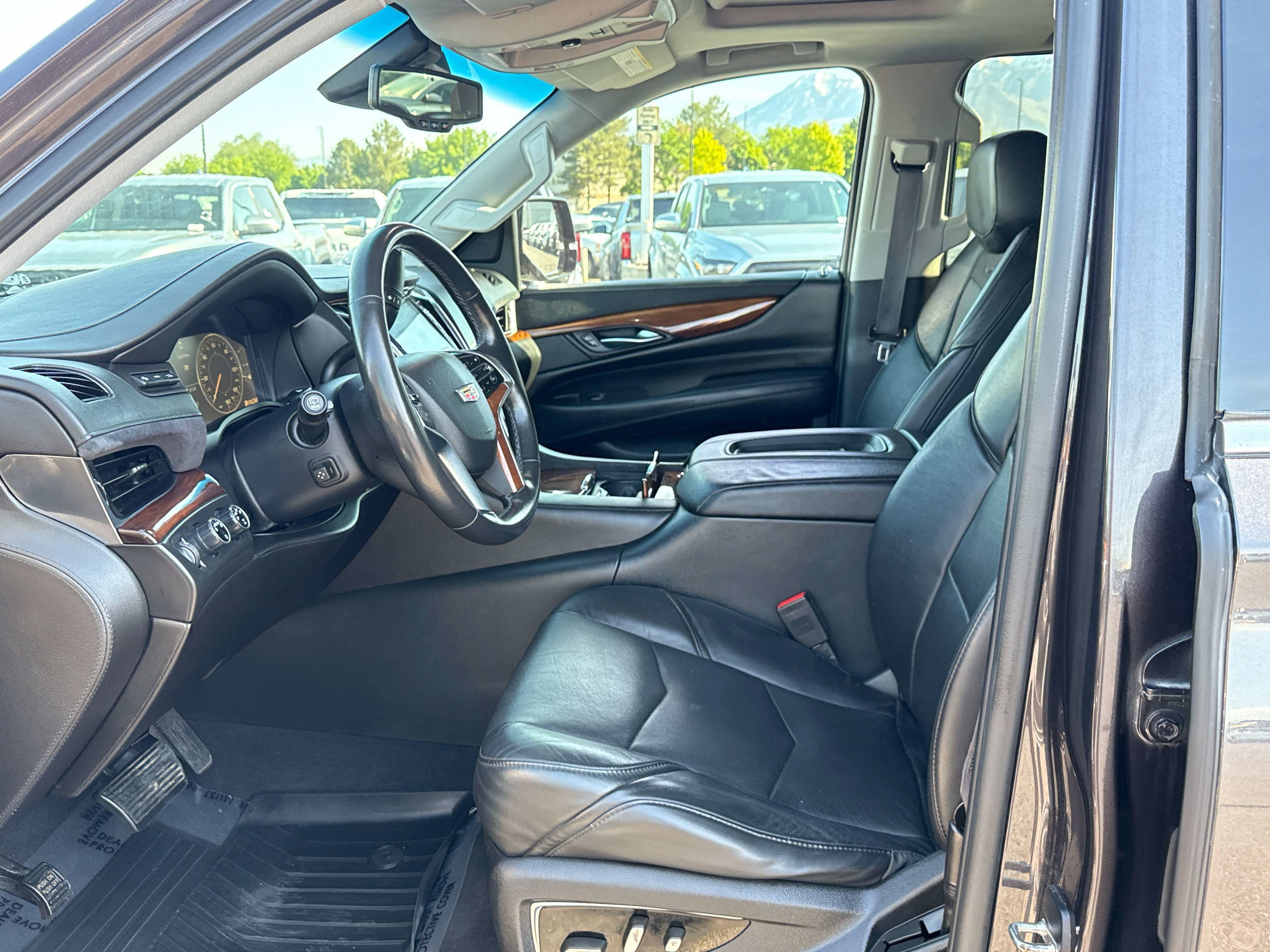 2015 Cadillac Escalade Luxury