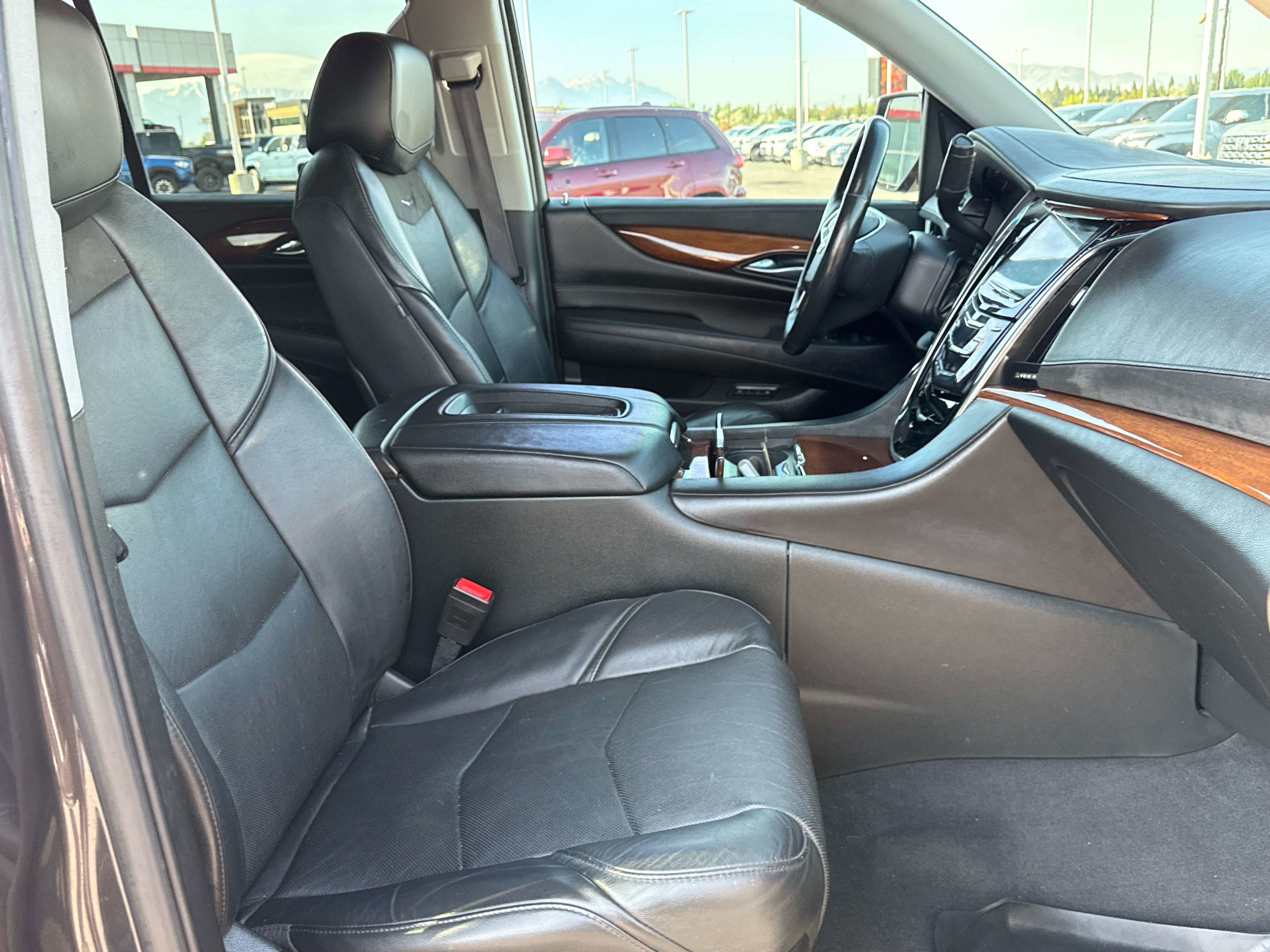 2015 Cadillac Escalade Luxury