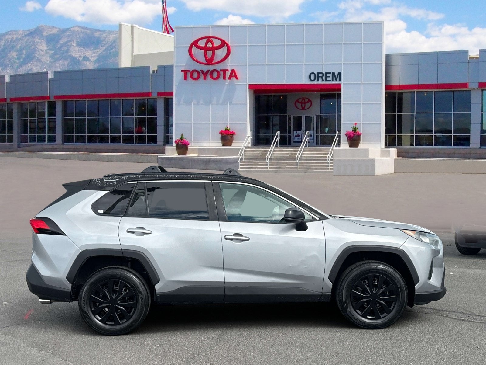 2019 Toyota RAV4 LE