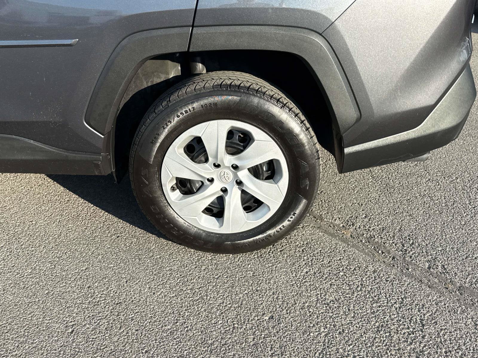 2023 Toyota RAV4 LE