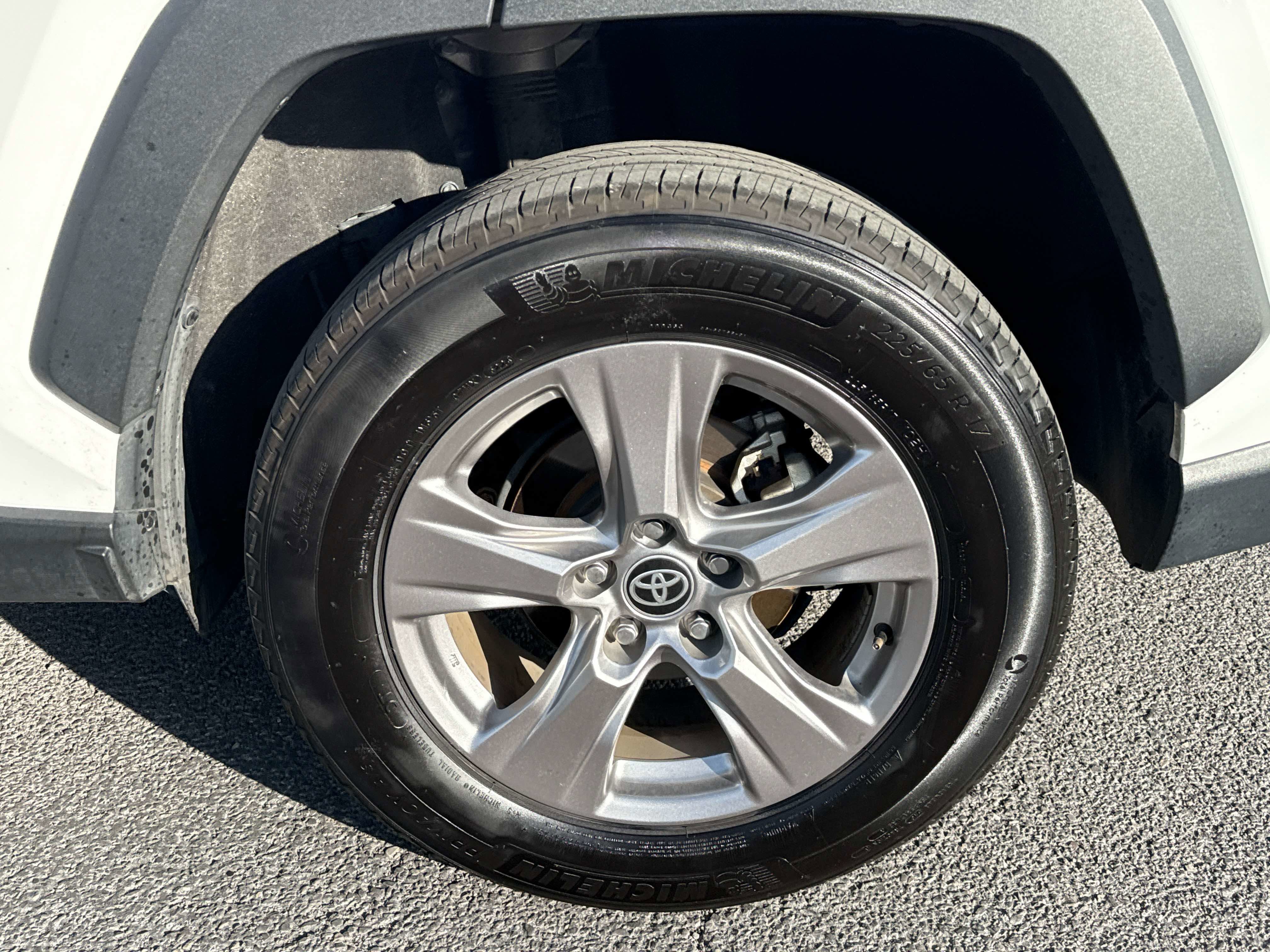 2024 Toyota RAV4 HYBRID Hybrid LE