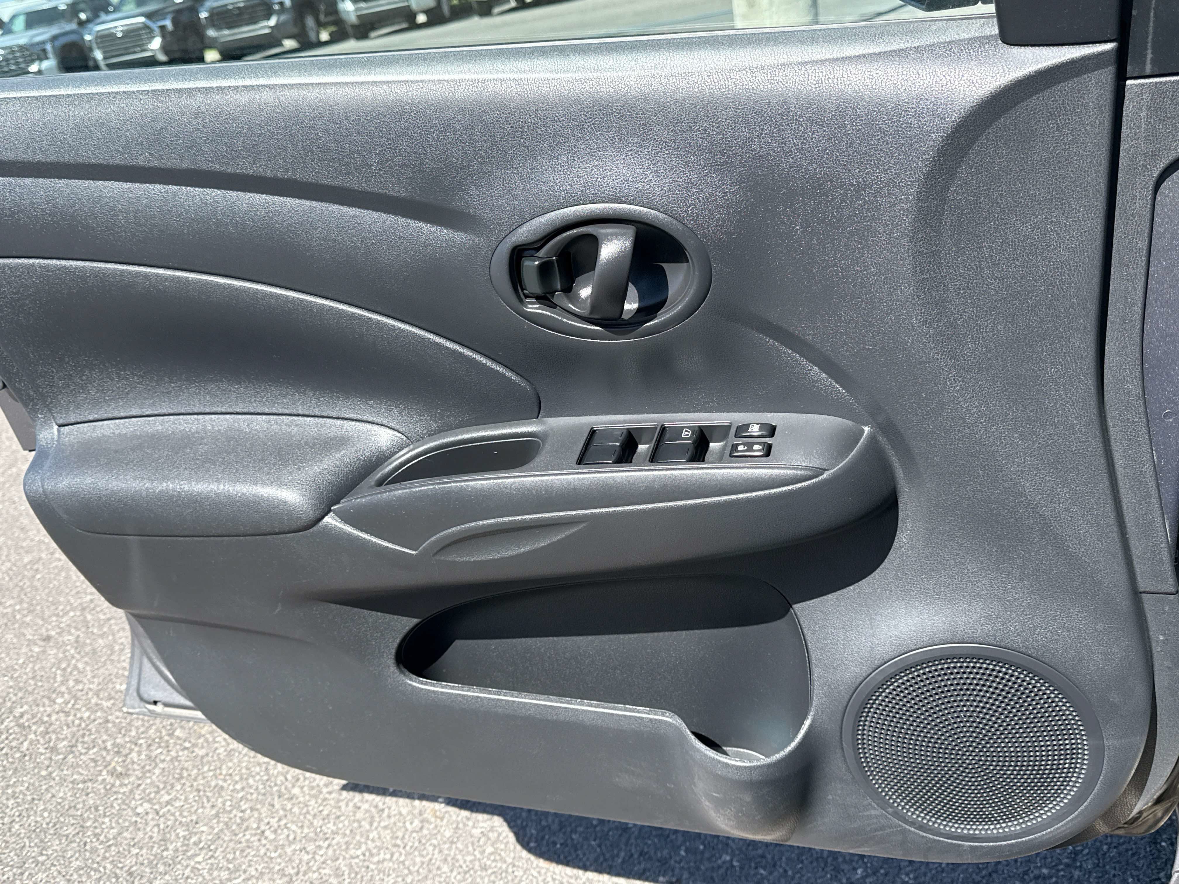 2012 Nissan Versa SV