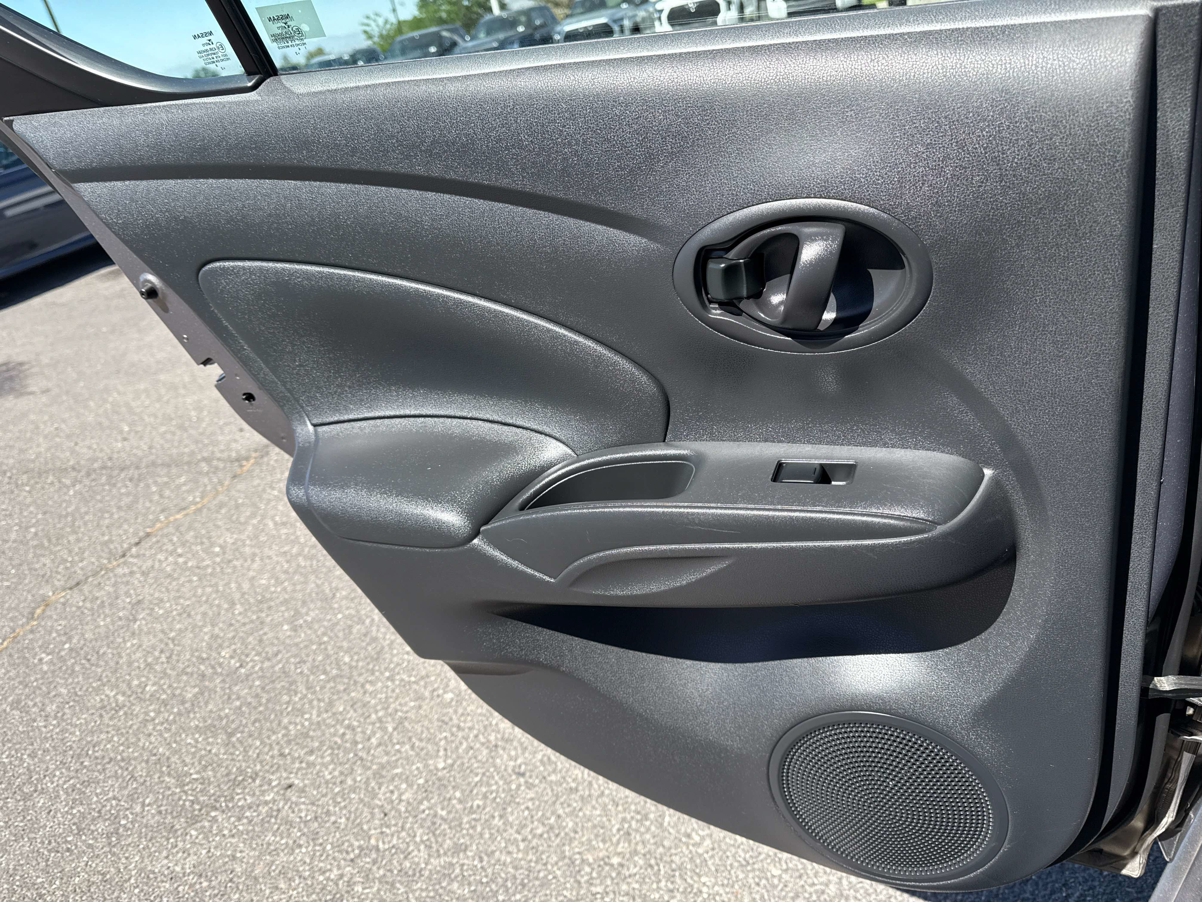 2012 Nissan Versa SV