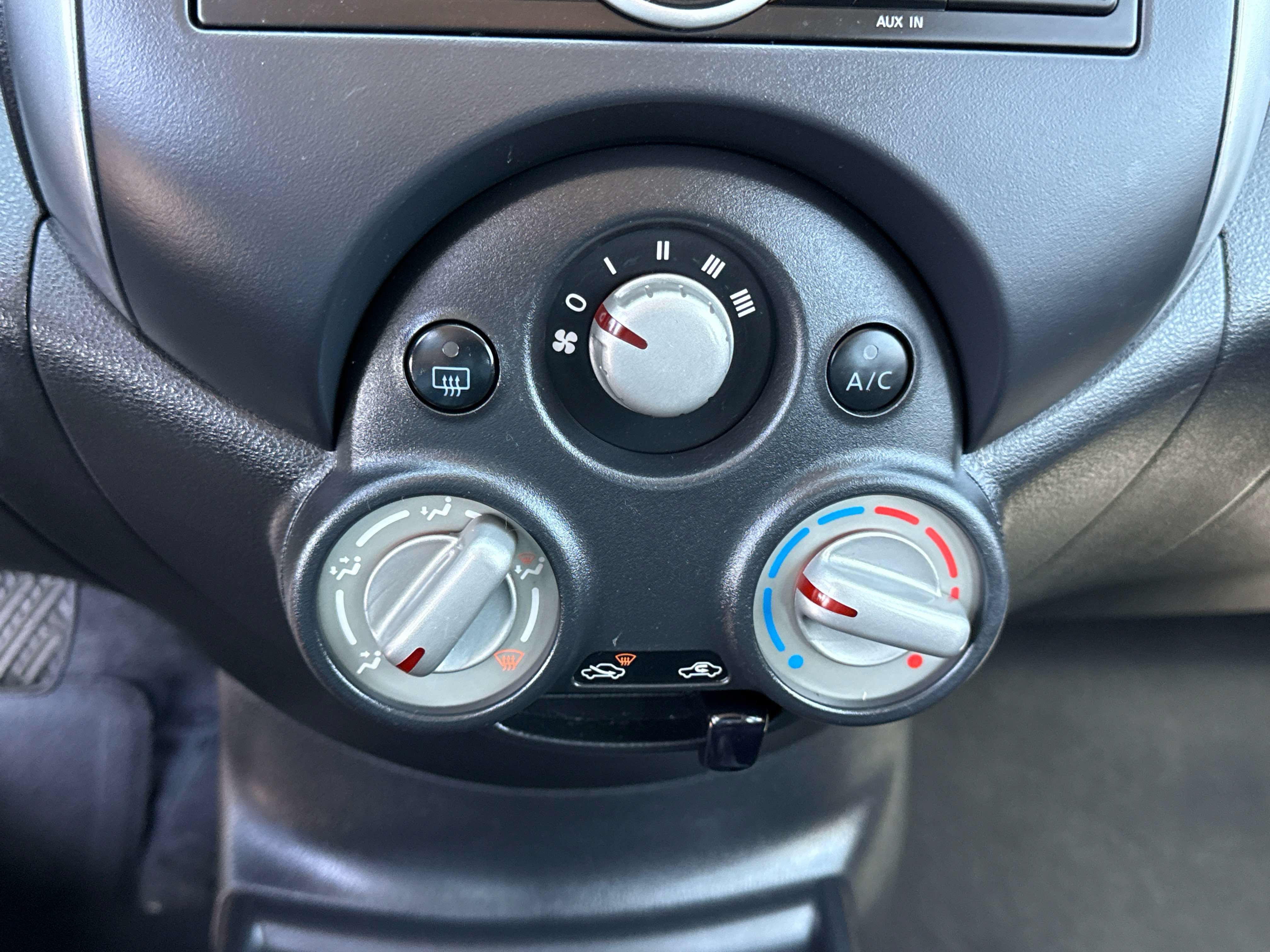 2012 Nissan Versa SV