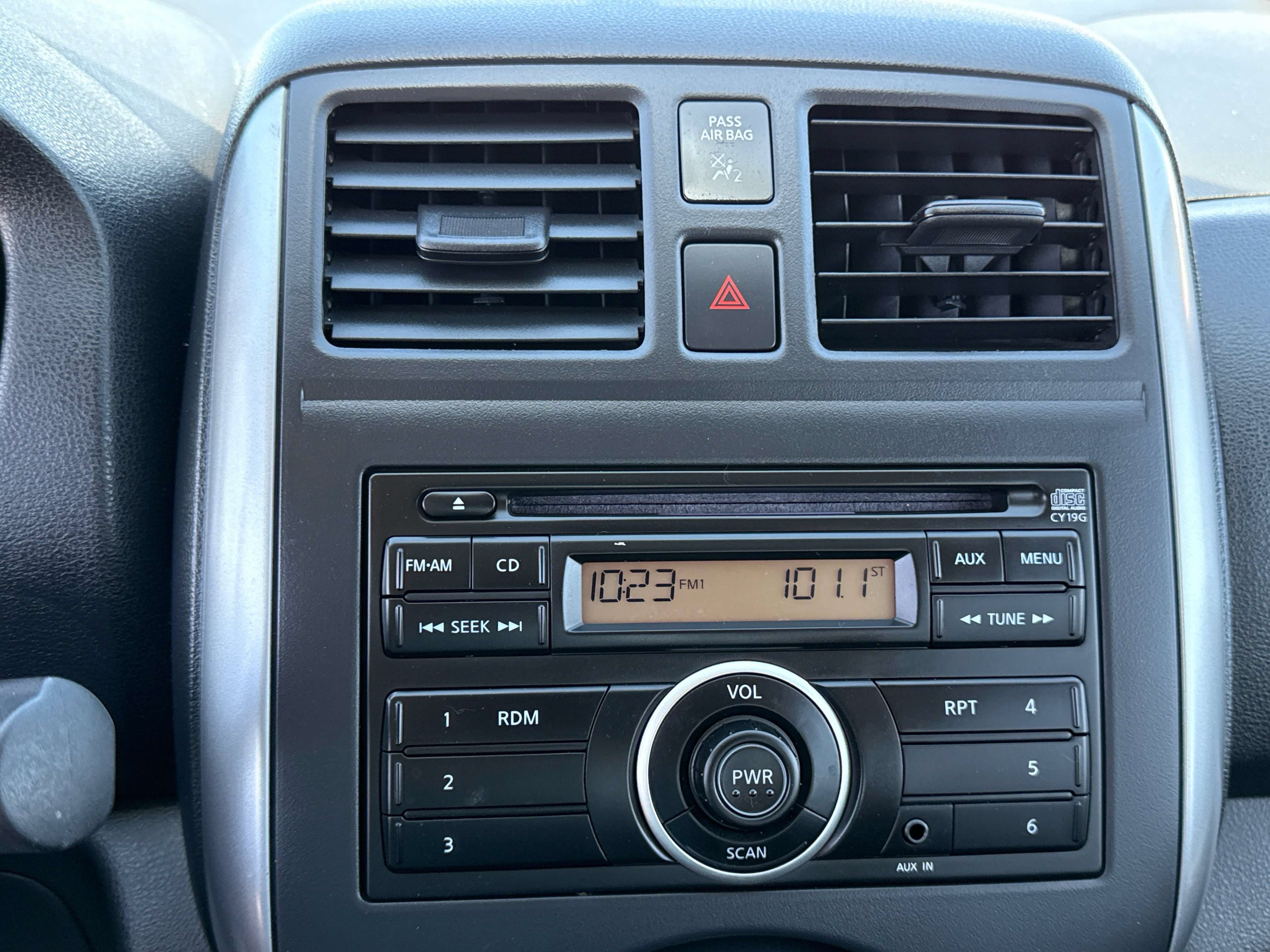 2012 Nissan Versa SV