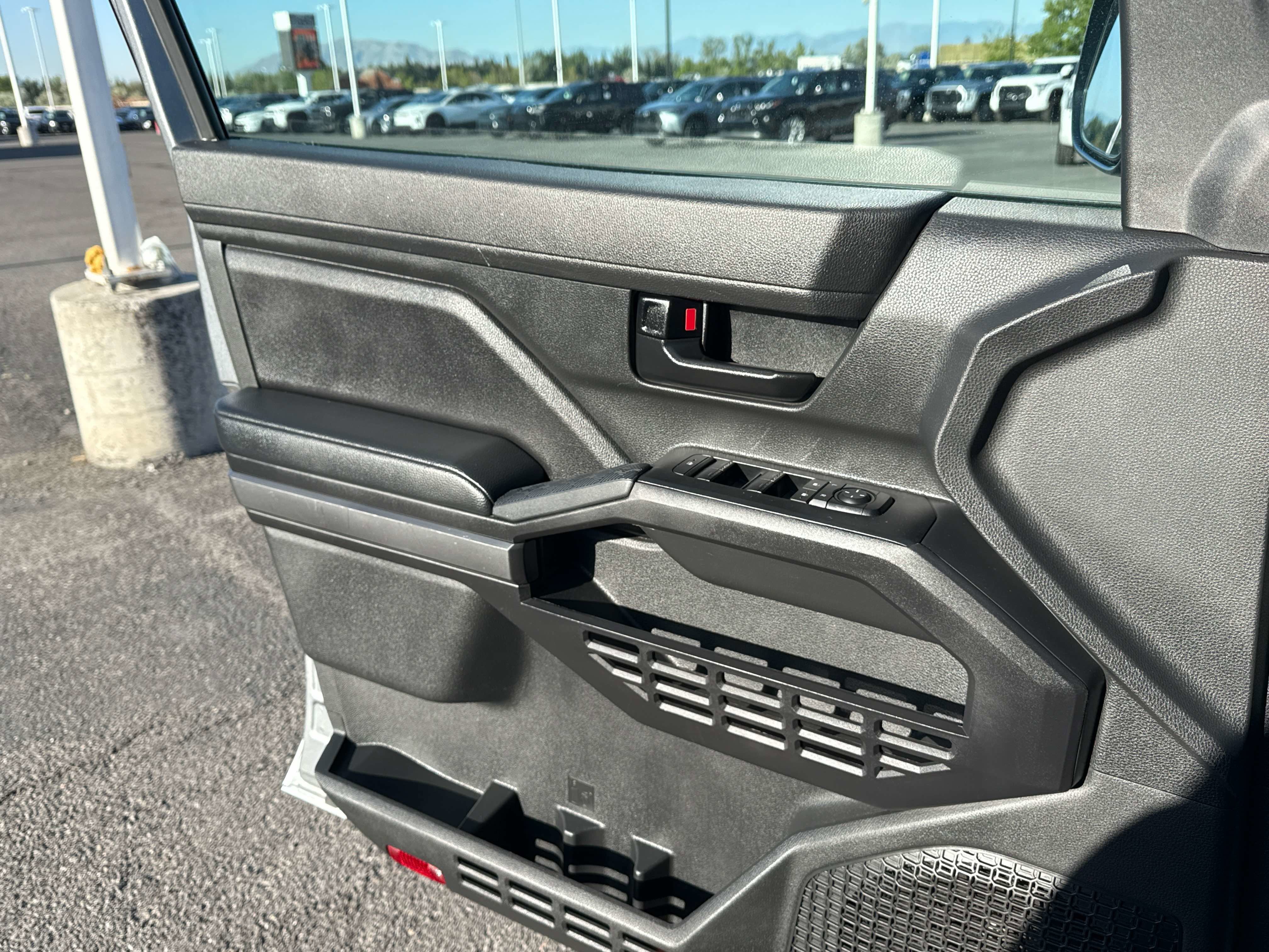 2024 Toyota TACOMA SR5 SR5
