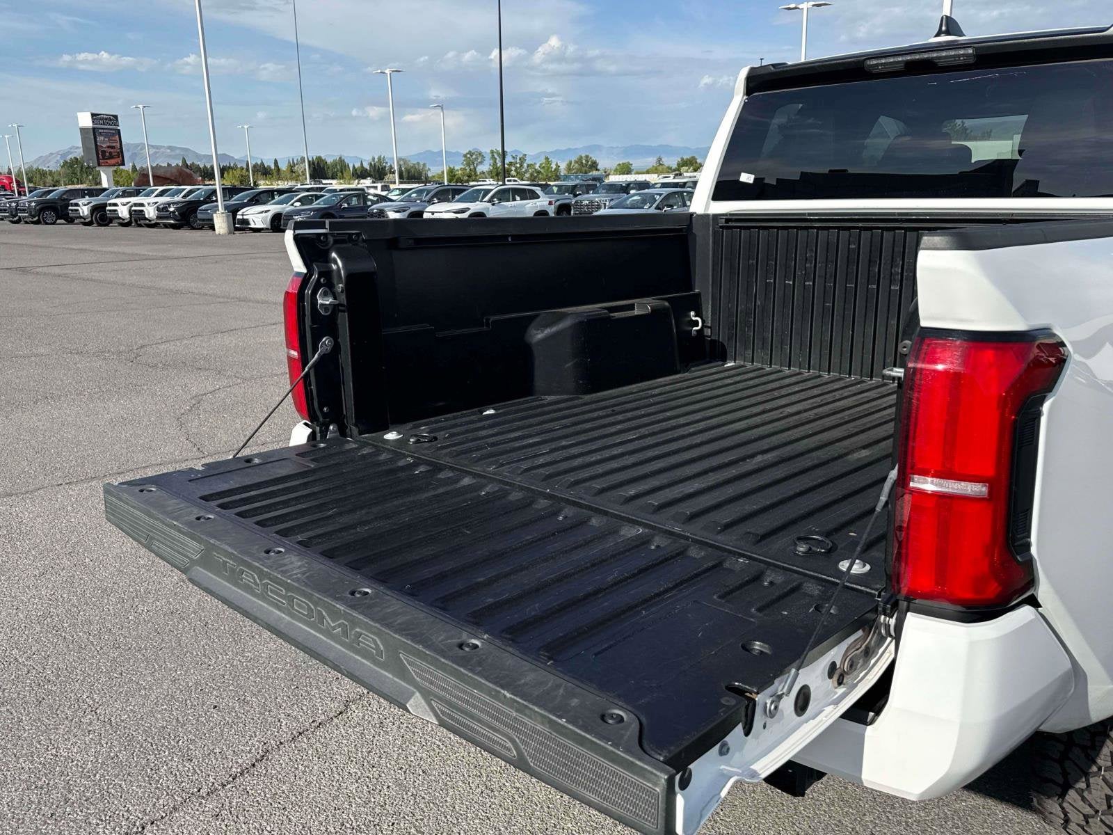 2024 Toyota TACOMA SR5 SR5