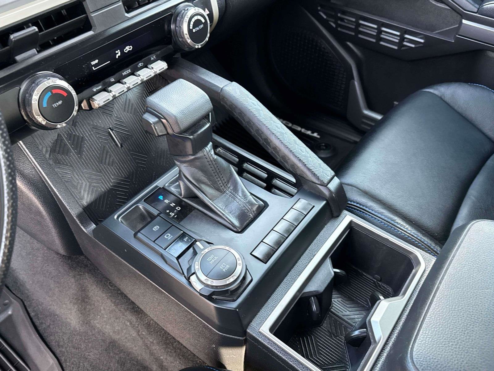 2024 Toyota TACOMA SR5 SR5