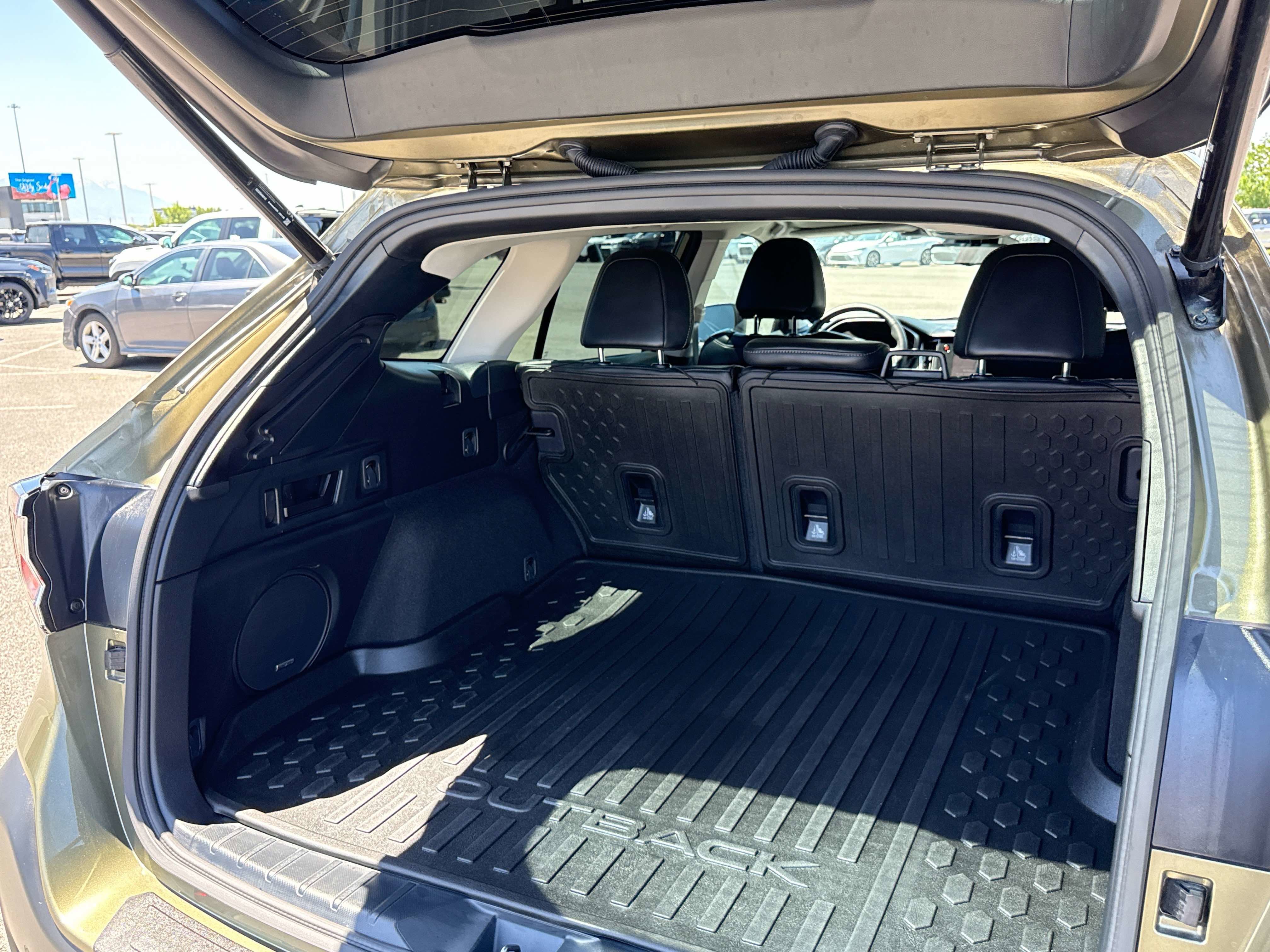 2025 Subaru Outback Touring XT