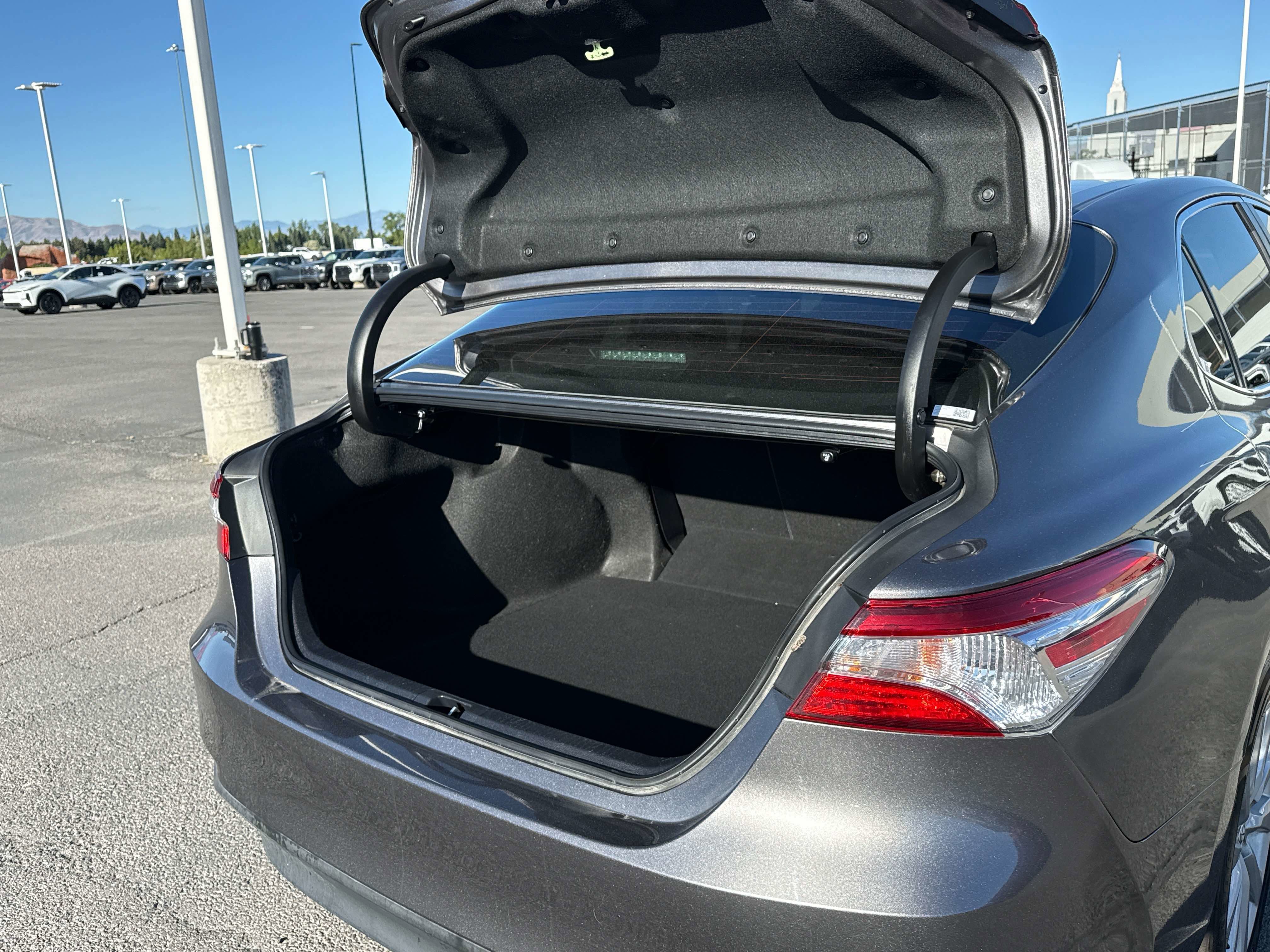 2020 Toyota CAMRY LE