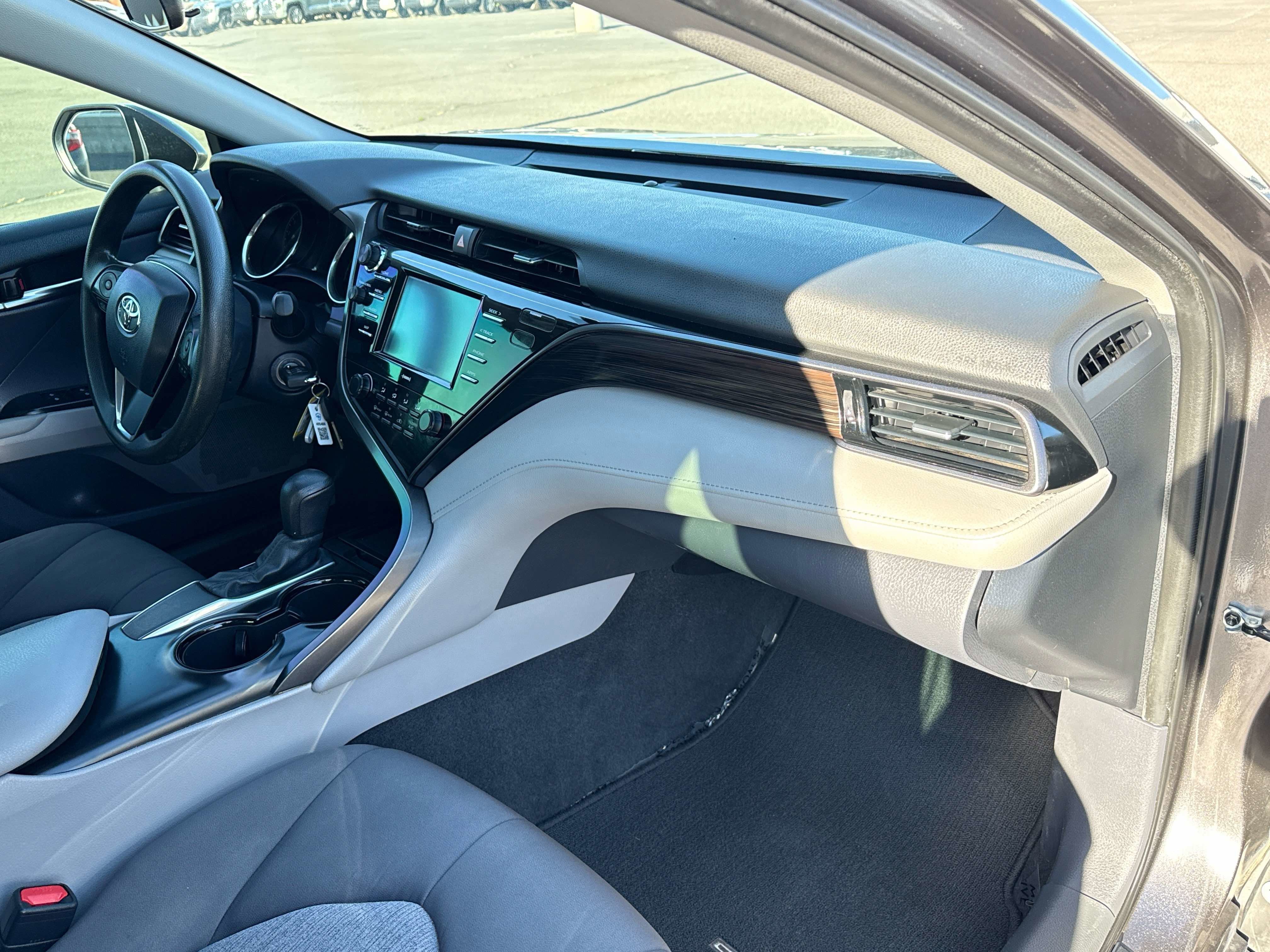 2020 Toyota CAMRY LE