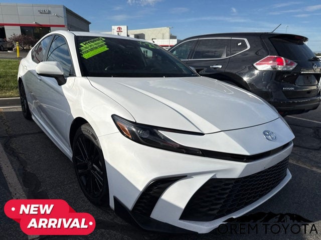 2025 Toyota Camry SE