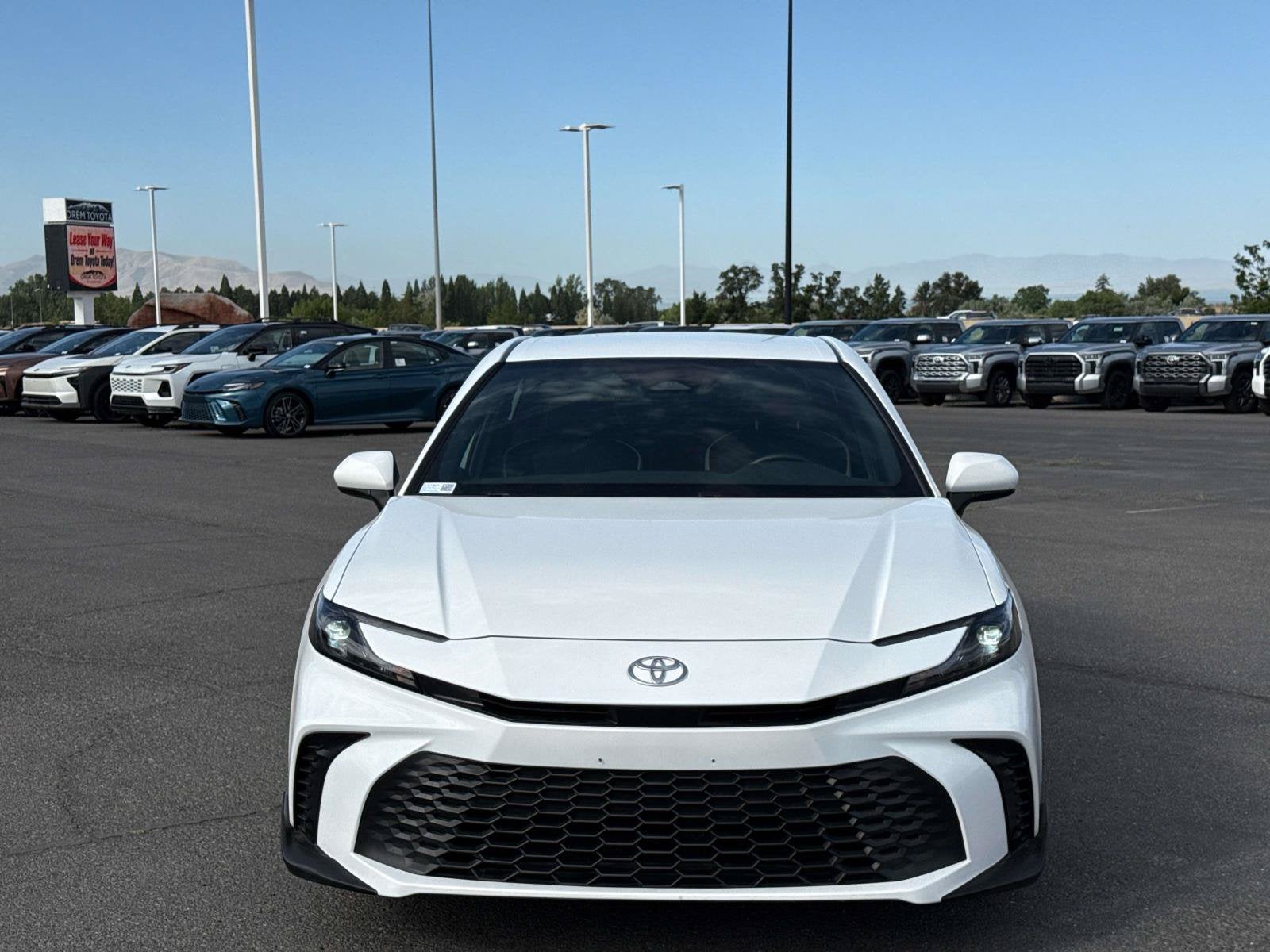 2025 Toyota Camry SE