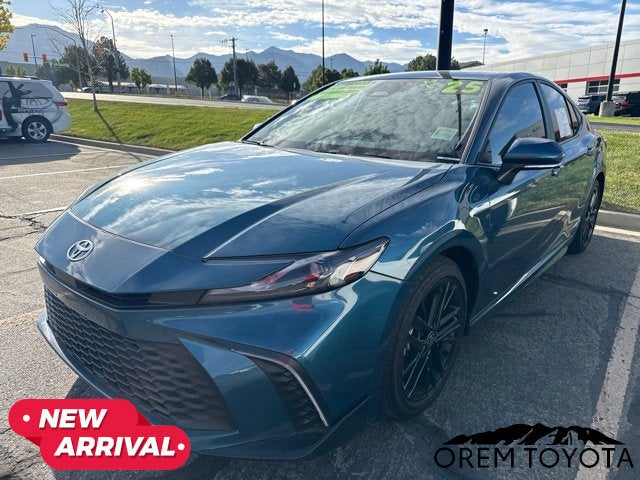2025 Toyota Camry SE