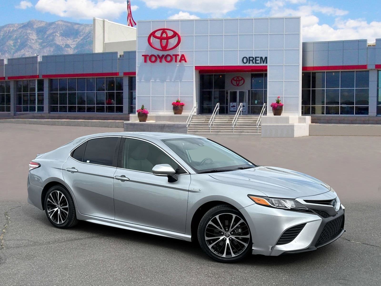 2020 Toyota Camry Hybrid Hybrid SE