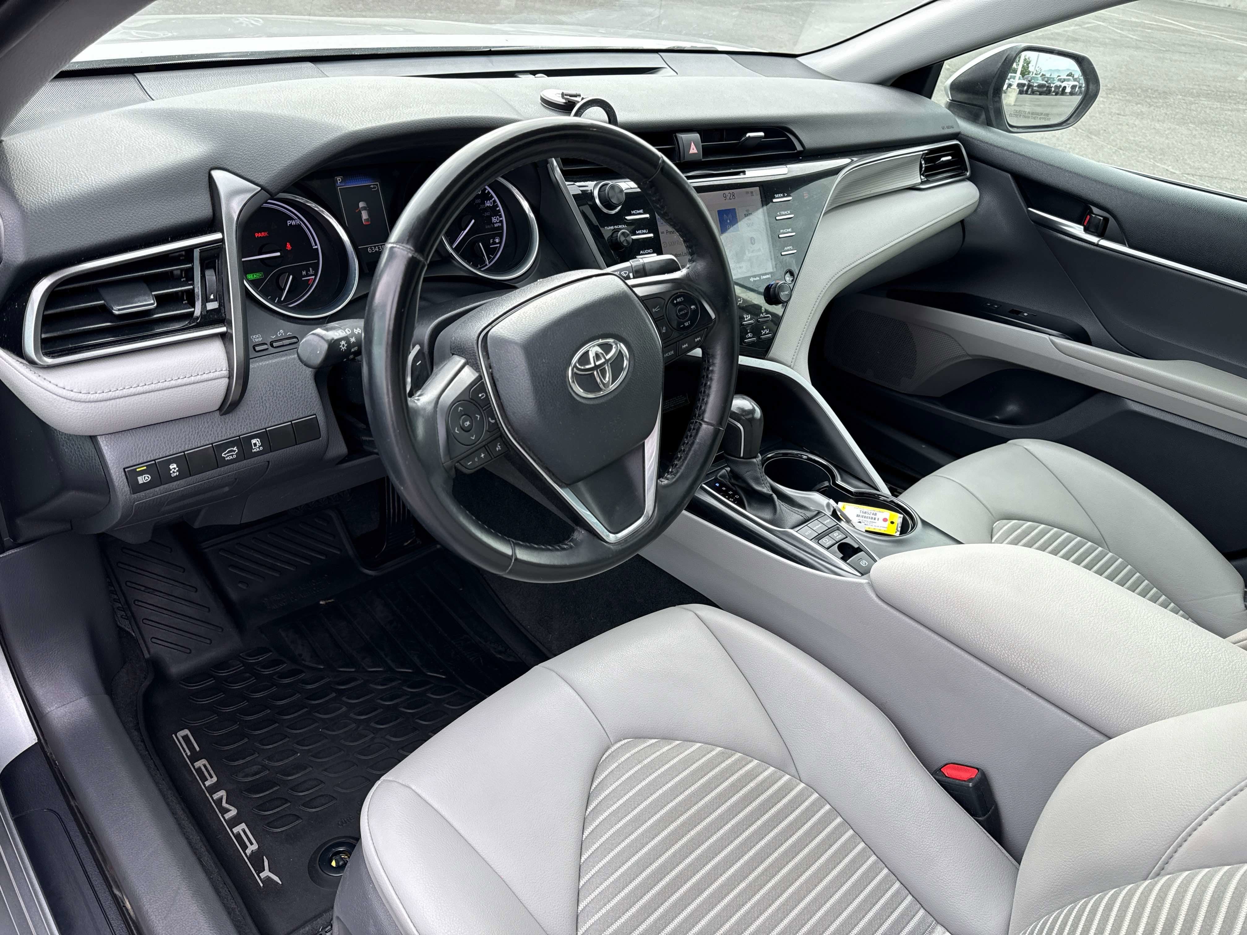 2020 Toyota Camry Hybrid Hybrid SE
