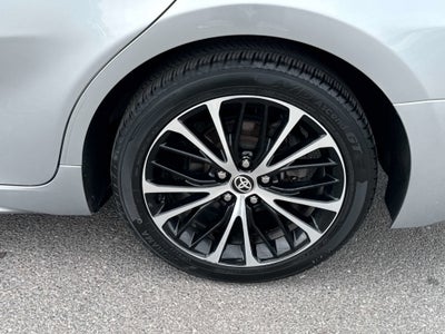 2020 Toyota Camry Hybrid Hybrid SE