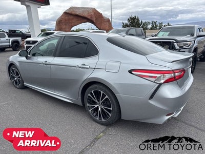 2020 Toyota Camry Hybrid Hybrid SE