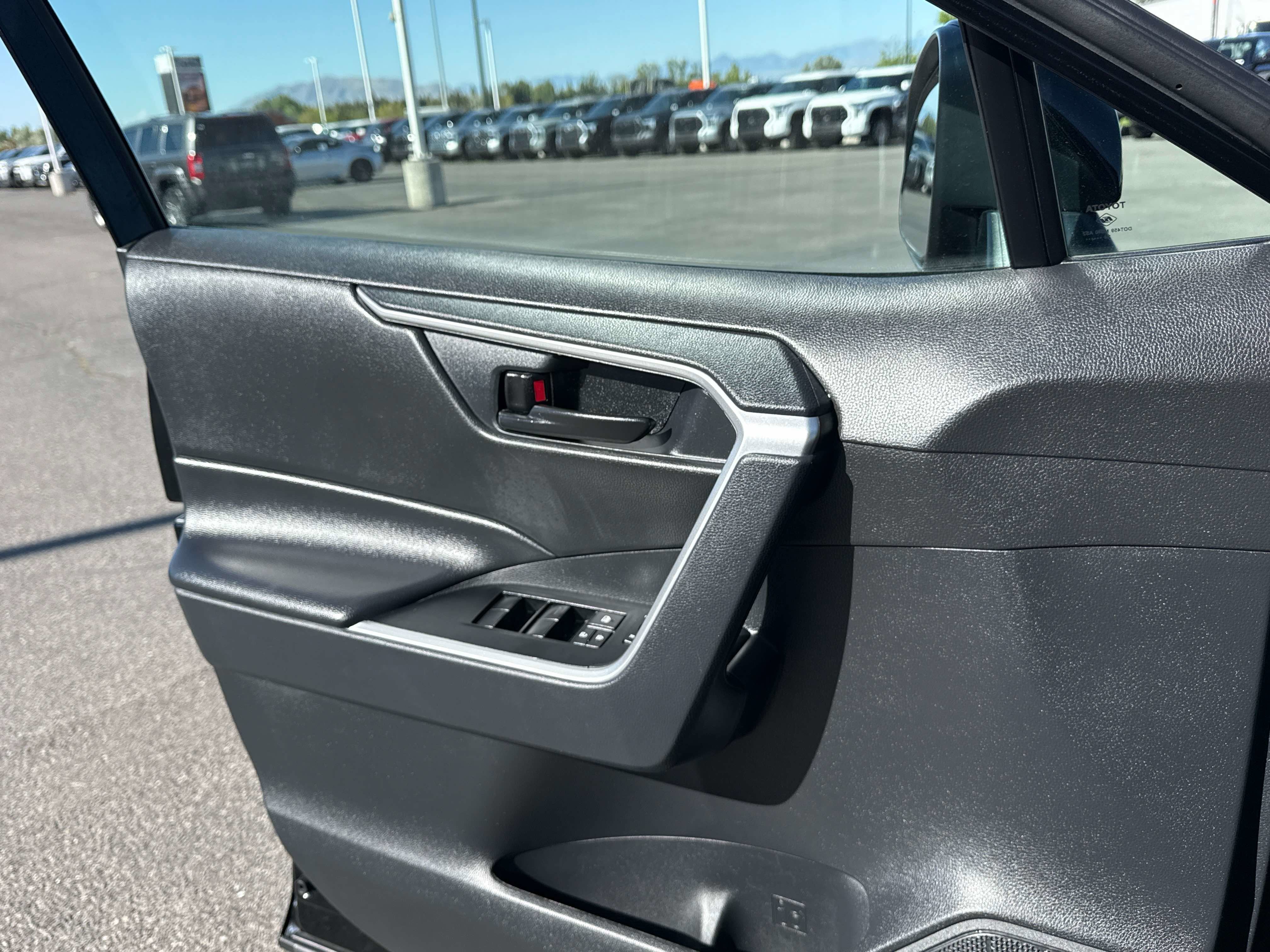 2025 Toyota RAV4 HYBRID Hybrid LE