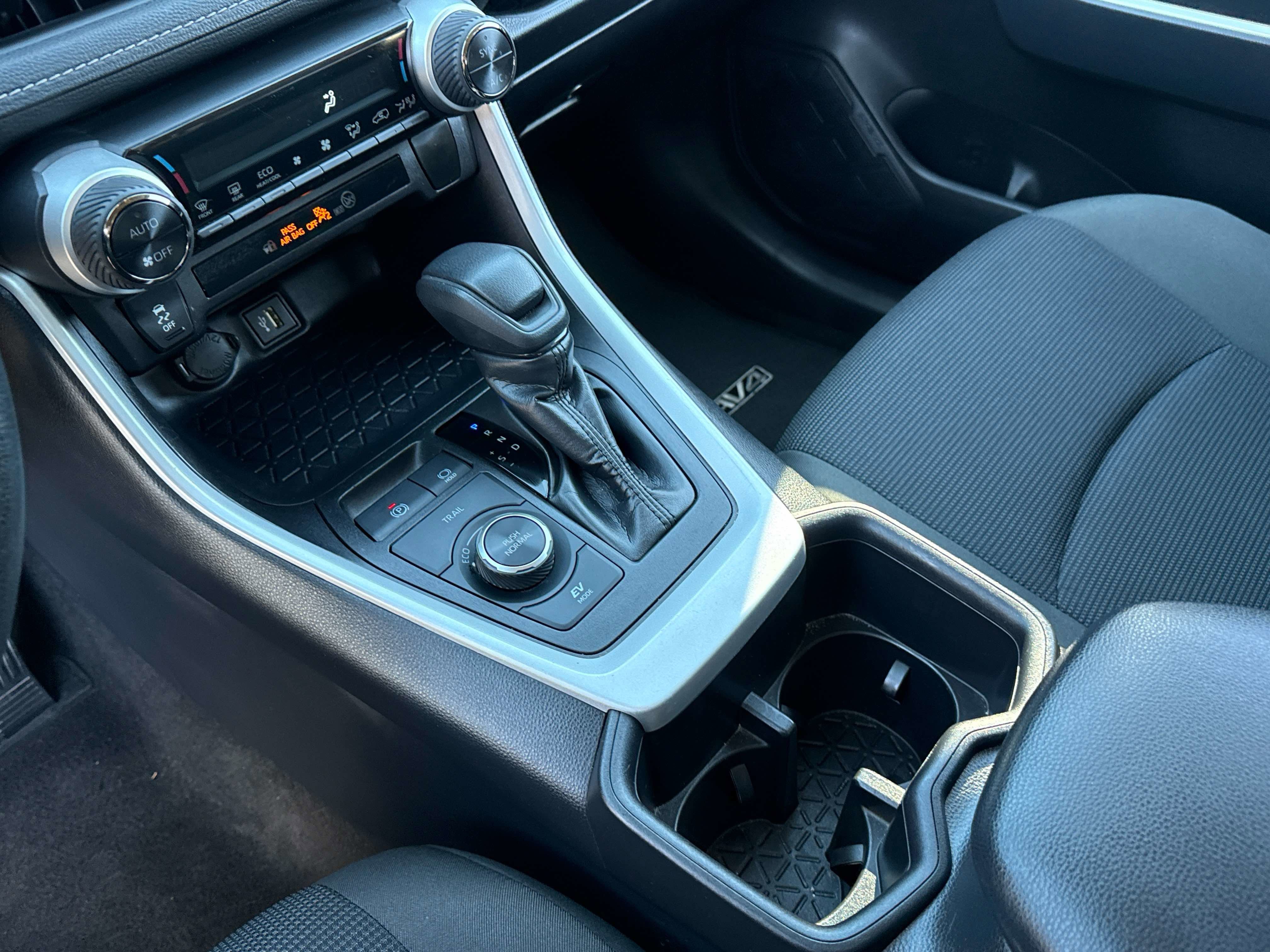 2025 Toyota RAV4 HYBRID Hybrid LE