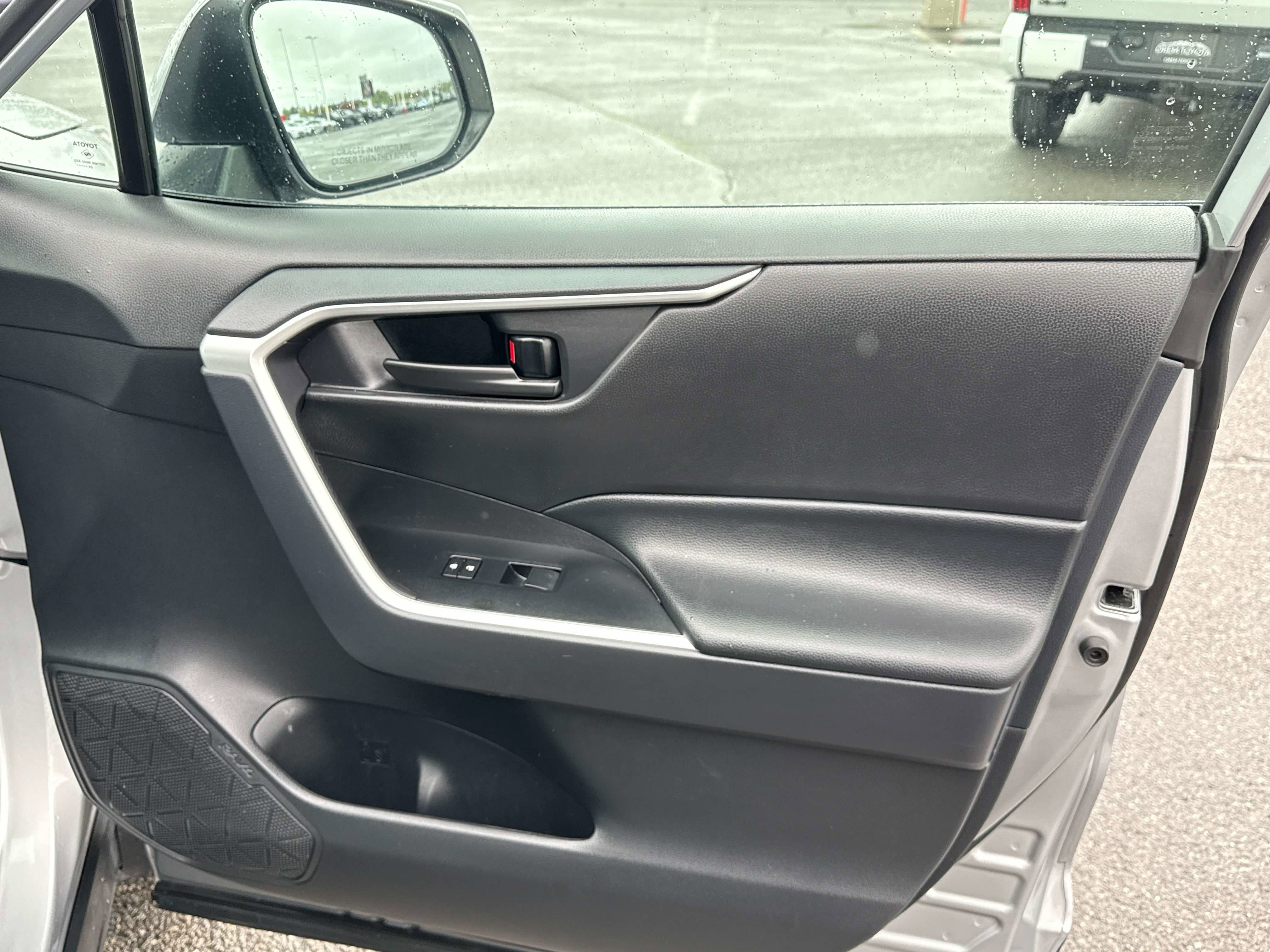 2025 Toyota RAV4 HYBRID Hybrid LE