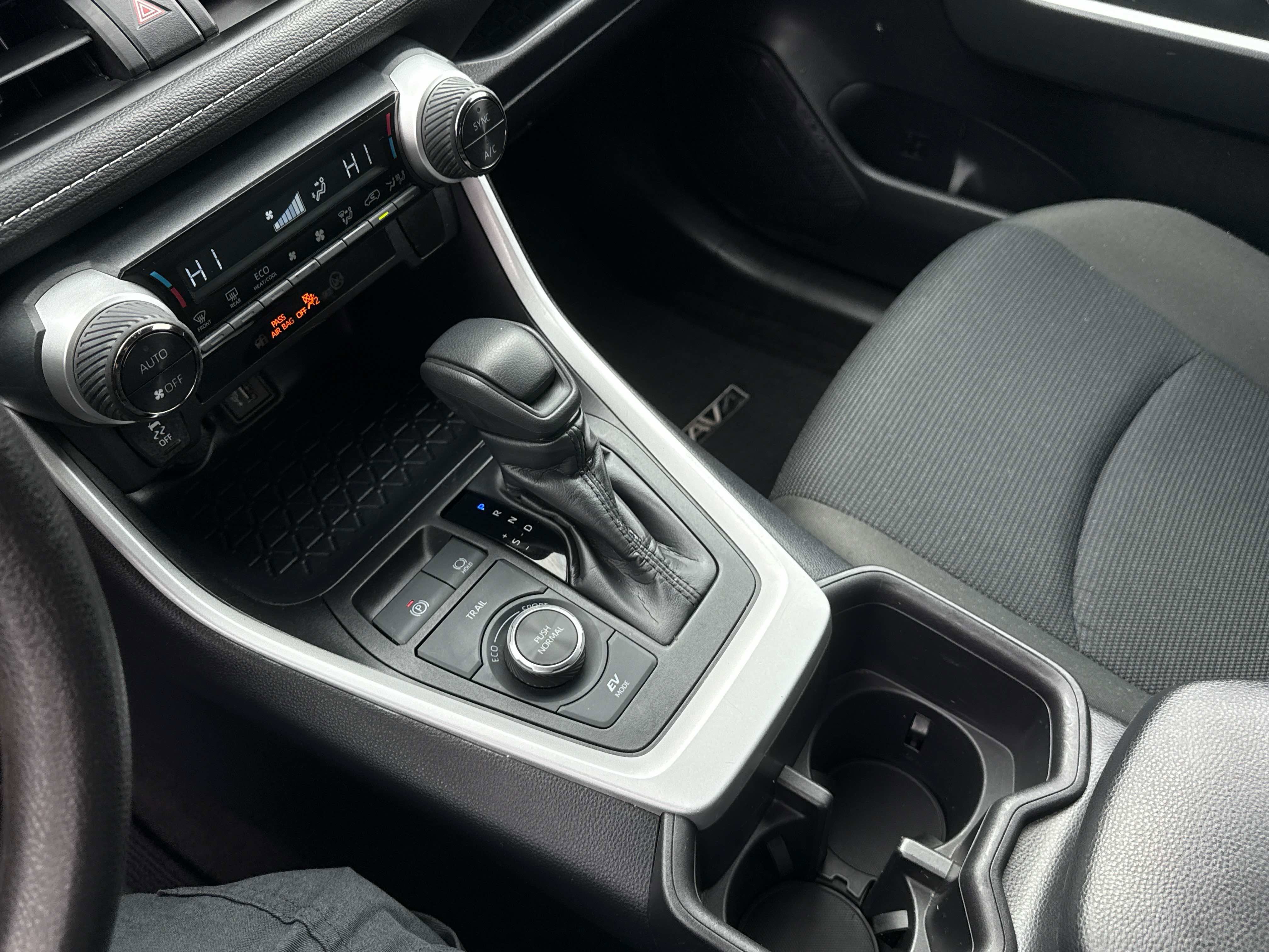 2025 Toyota RAV4 HYBRID Hybrid LE