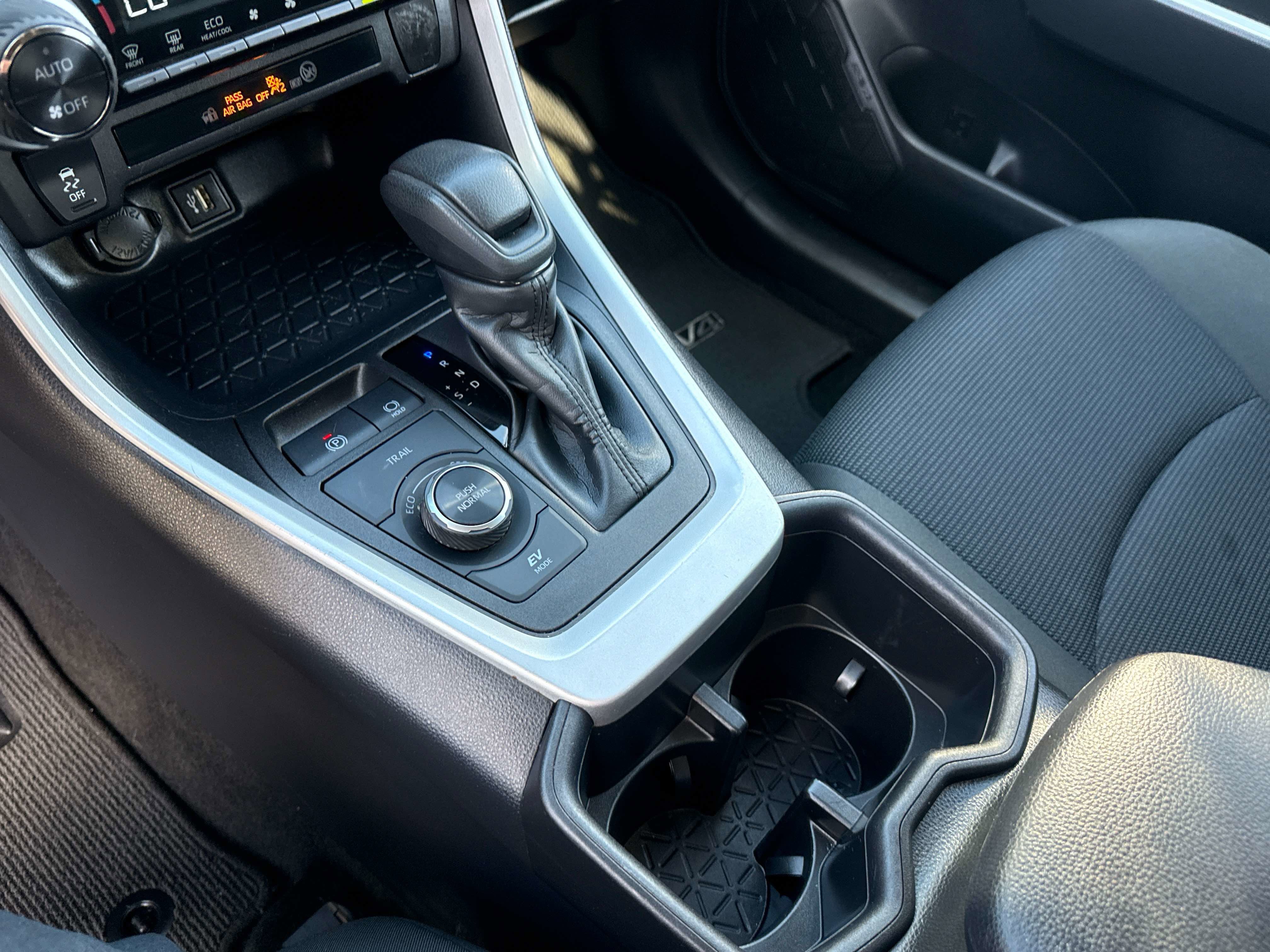 2025 Toyota RAV4 HYBRID Hybrid LE