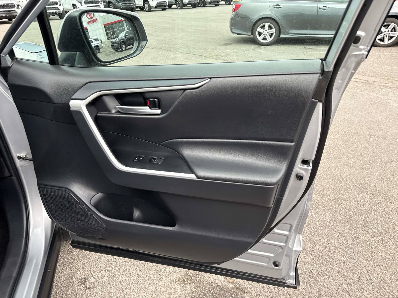 2025 Toyota RAV4 Hybrid Hybrid XLE