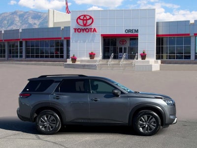 2025 Nissan Pathfinder SV