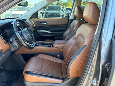 2022 Nissan Pathfinder Platinum