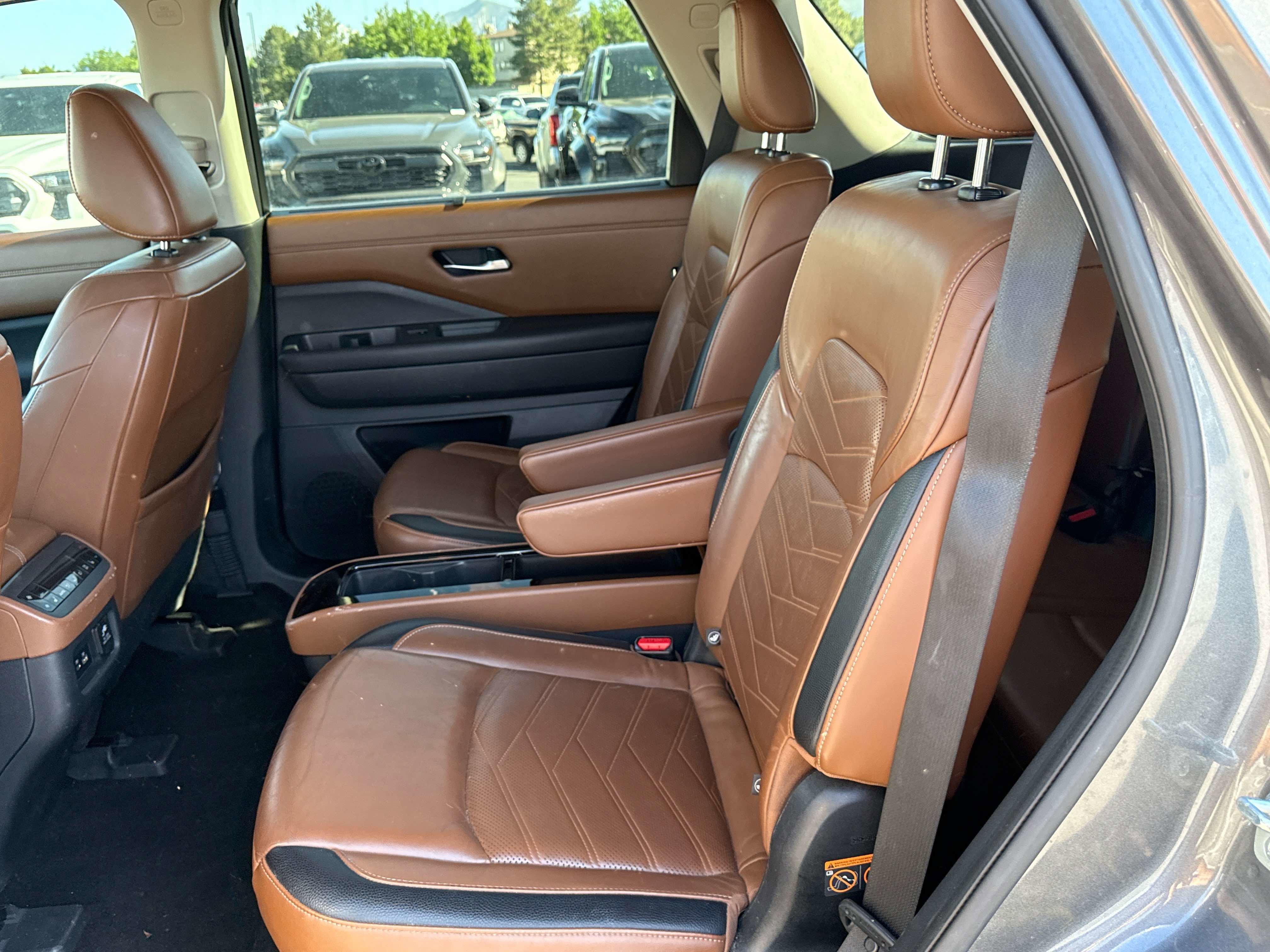 2022 Nissan Pathfinder Platinum