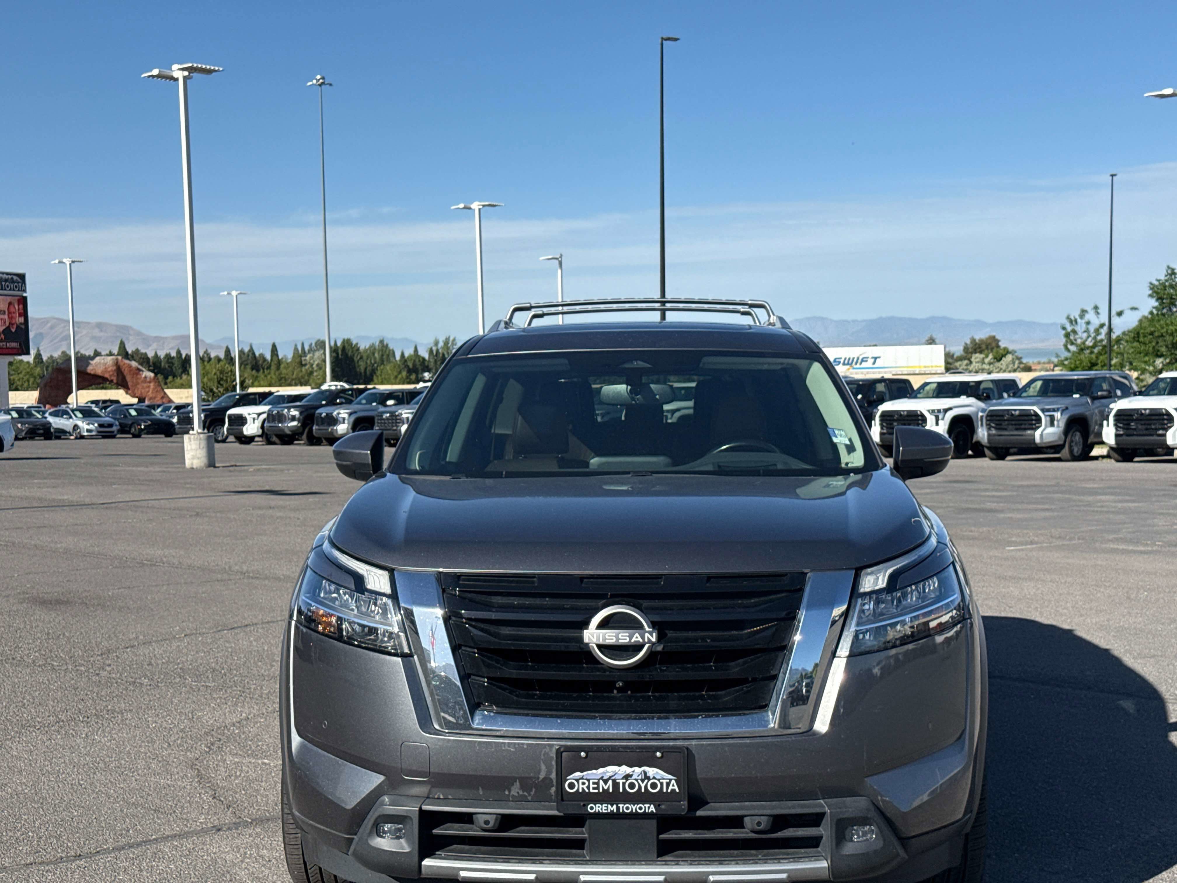 2022 Nissan Pathfinder Platinum