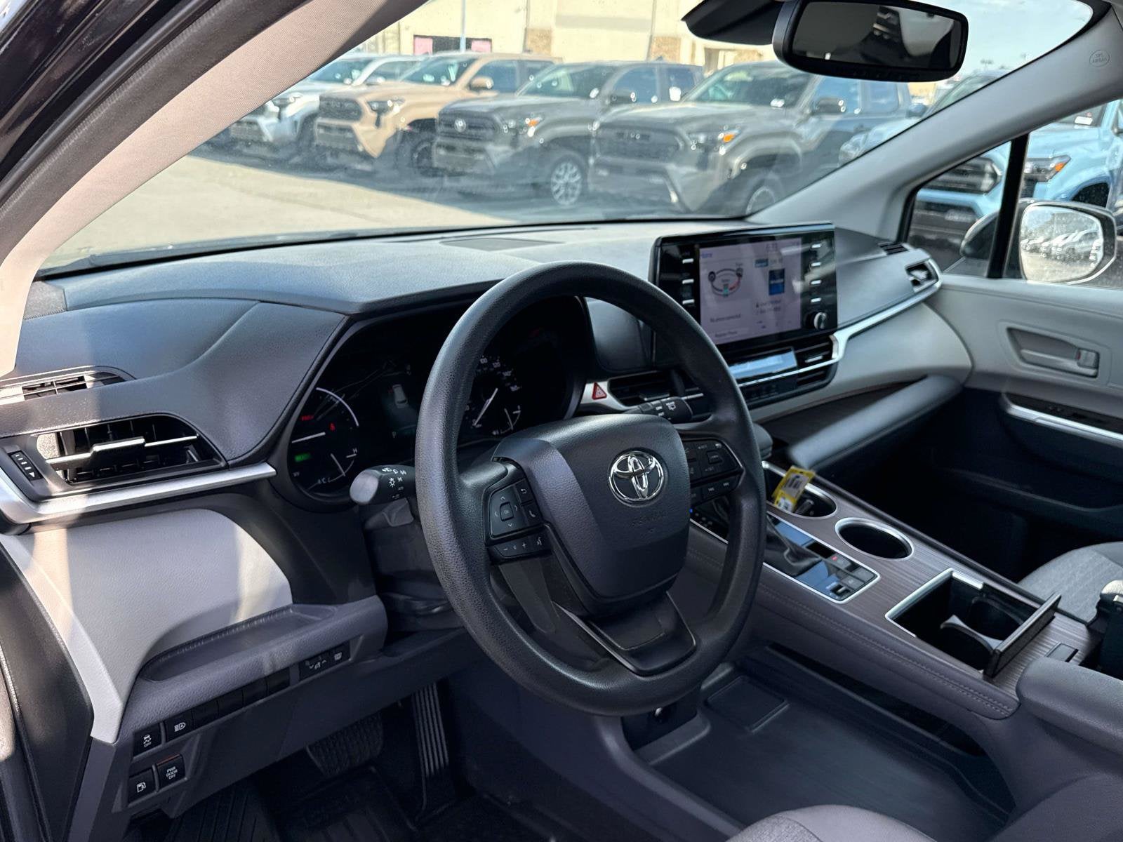 2024 Toyota Sienna LE
