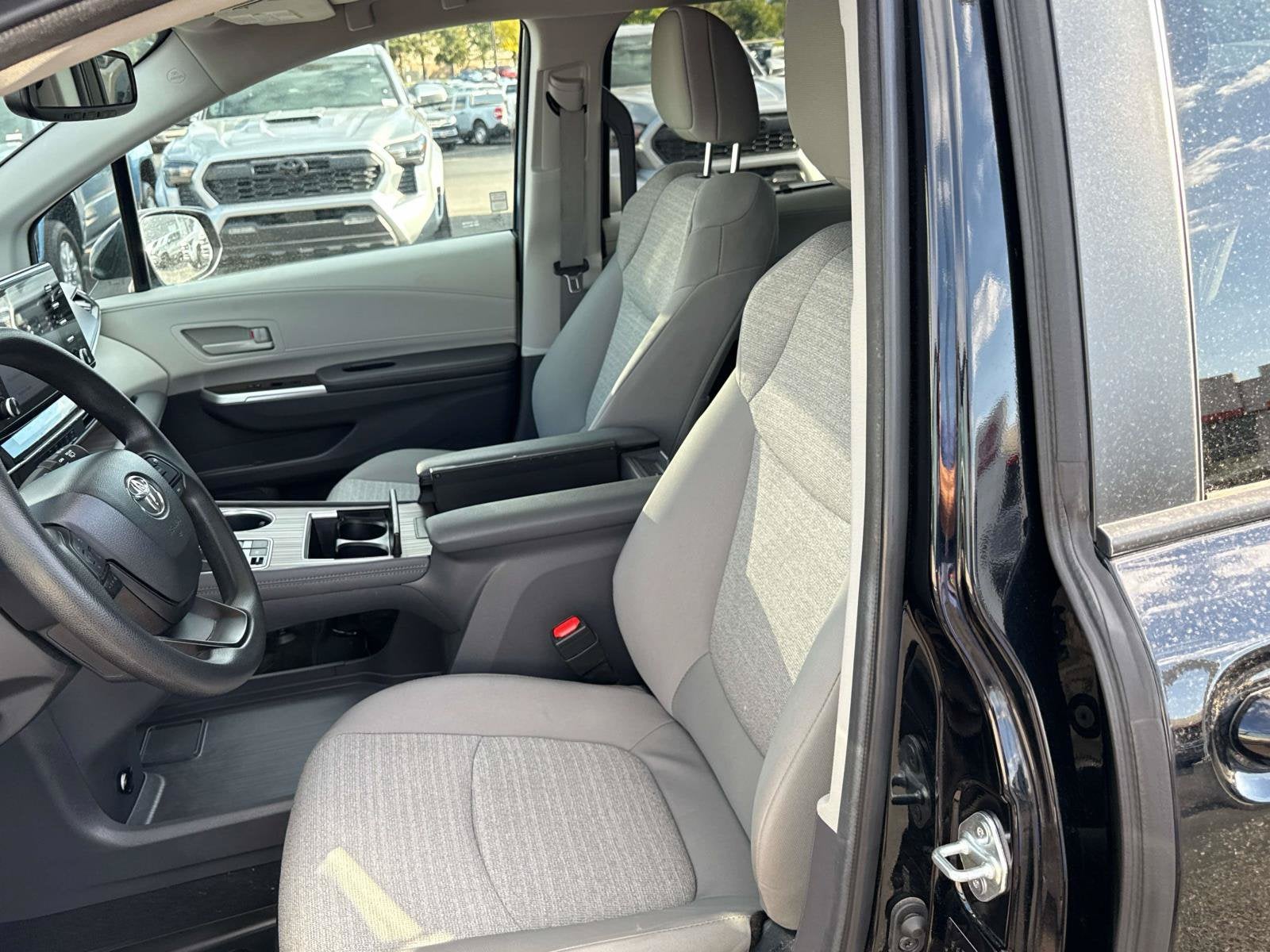 2024 Toyota Sienna LE