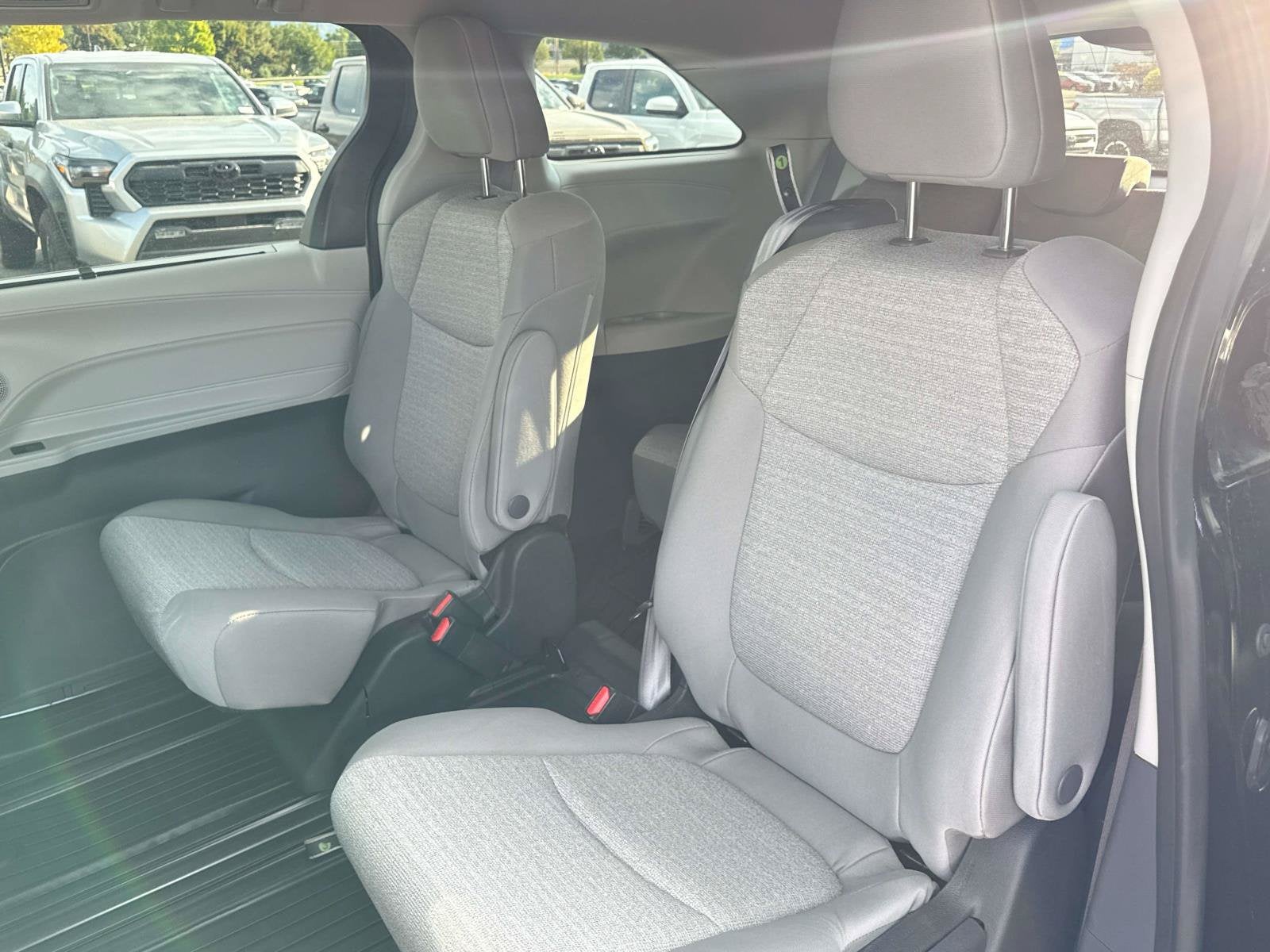 2024 Toyota Sienna LE