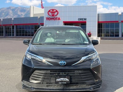 2024 Toyota Sienna LE