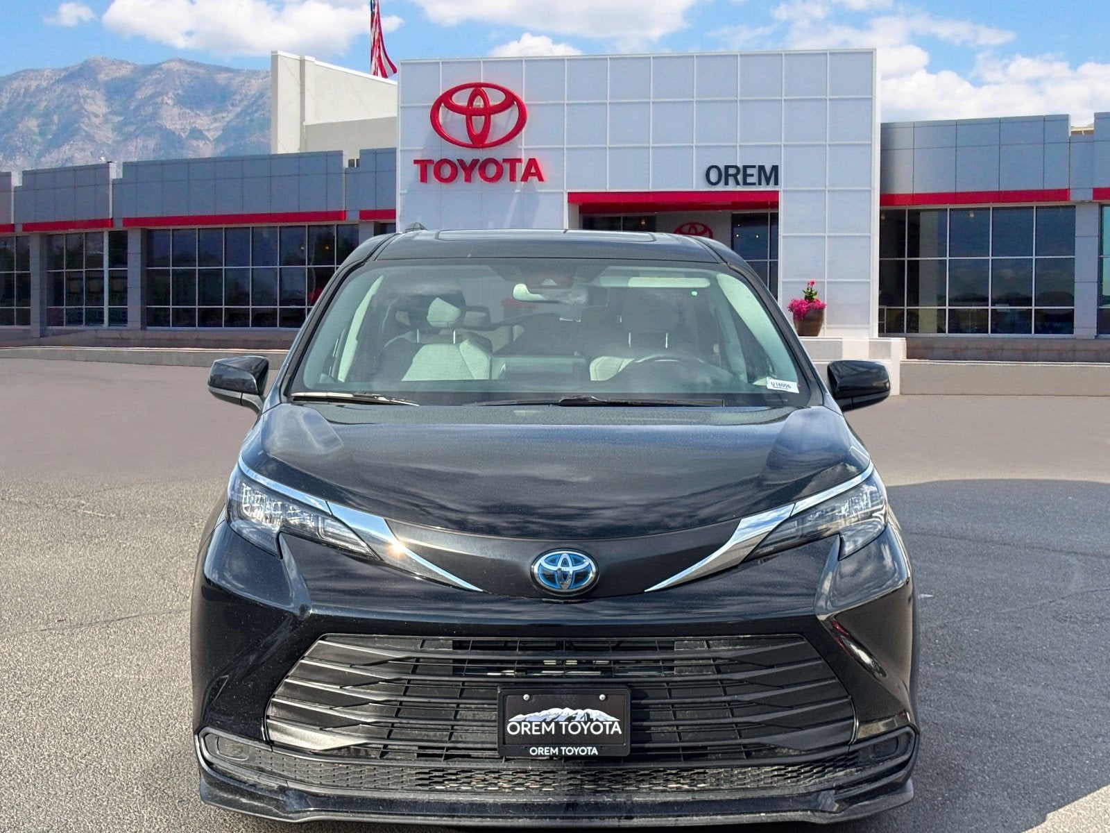 2024 Toyota Sienna LE