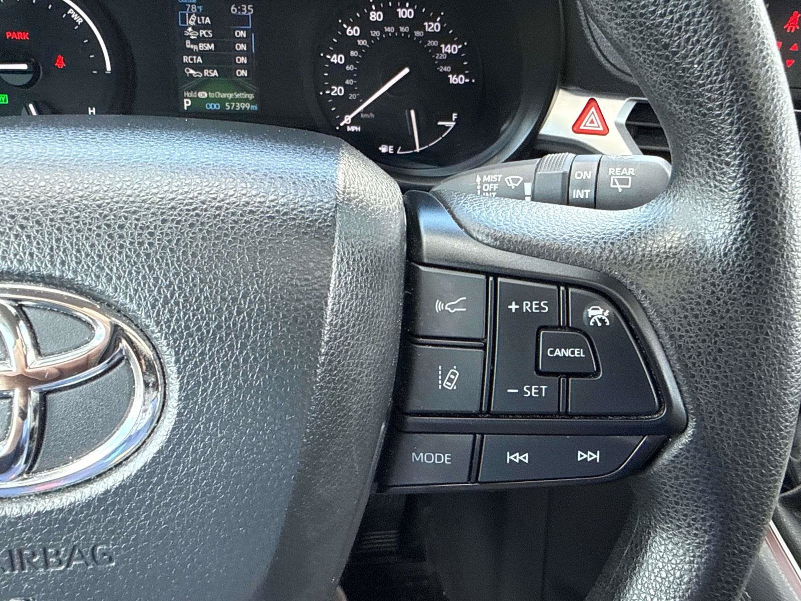 2024 Toyota Sienna LE