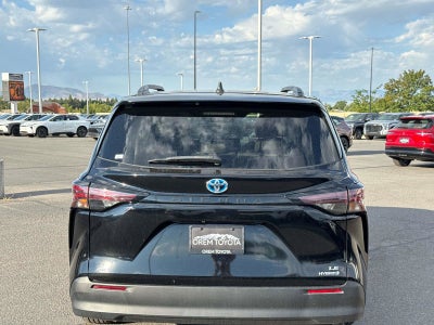 2024 Toyota Sienna LE