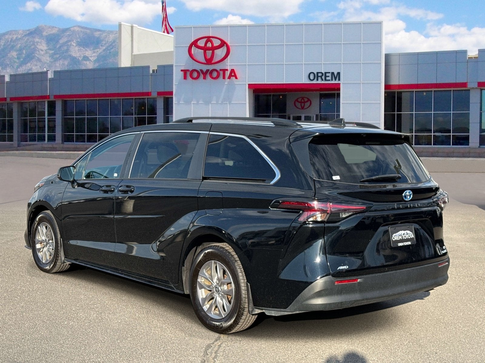 2024 Toyota Sienna LE