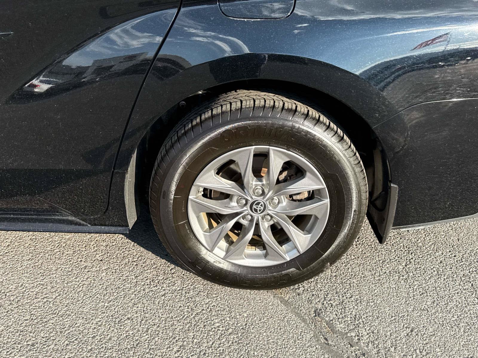 2024 Toyota Sienna LE