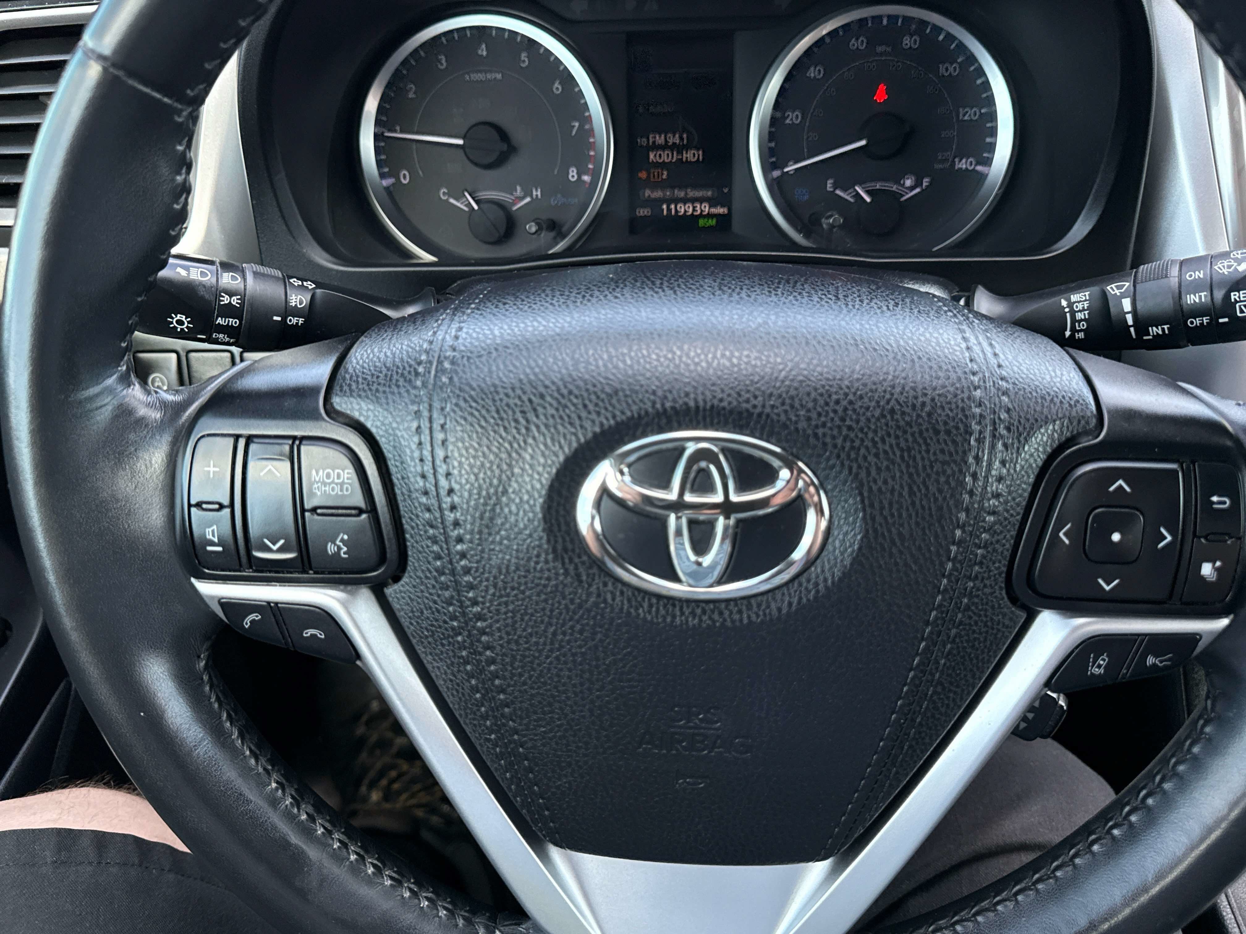 2019 Toyota Highlander LE