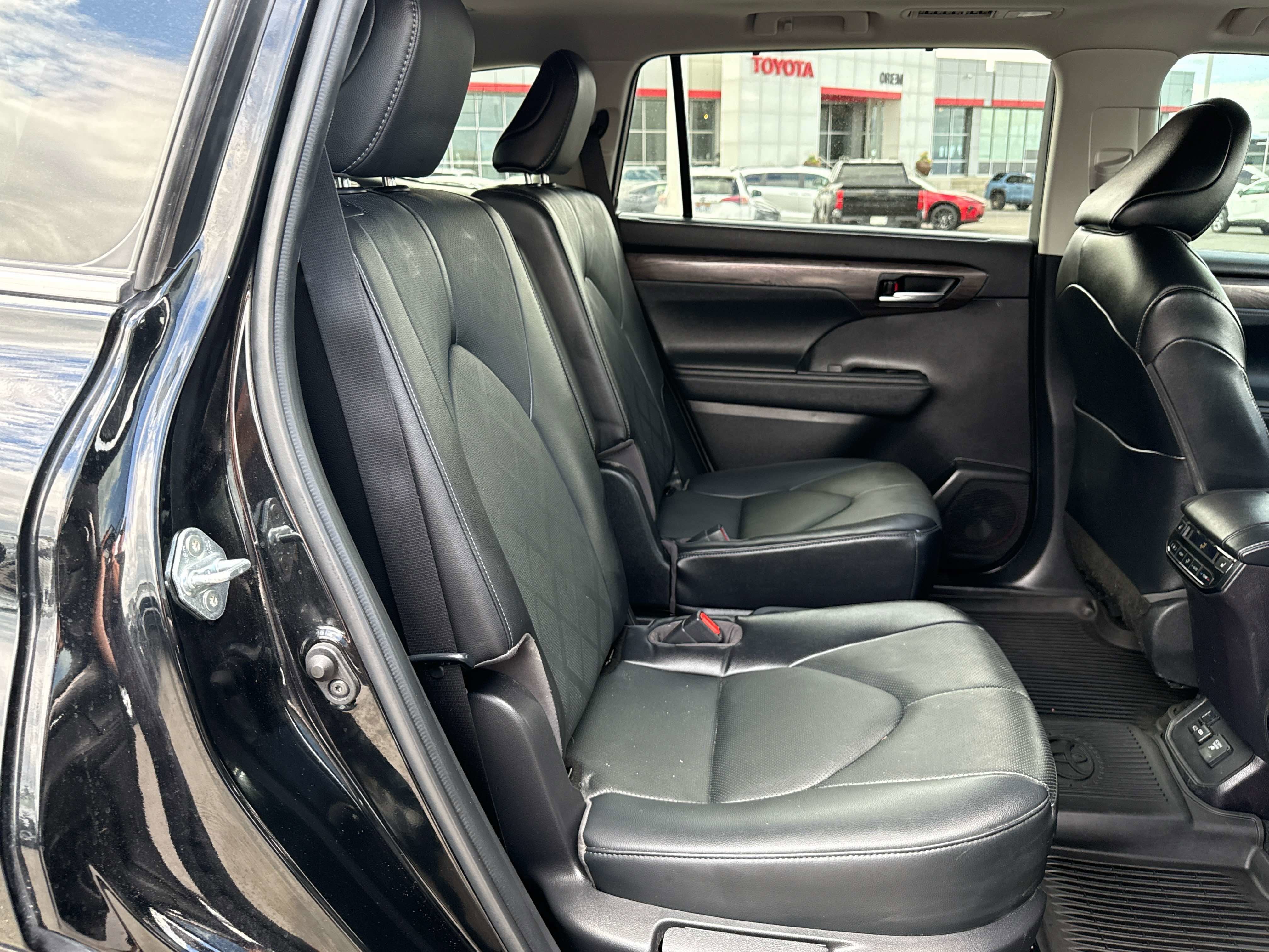 2023 Toyota Highlander Hybrid Hybrid Platinum