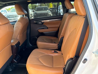 2021 Toyota Highlander Platinum